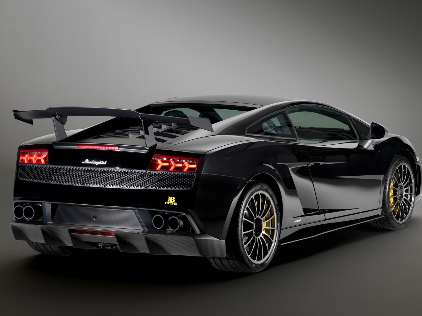 Дизайн автомобиля Lamborghini Gallardo