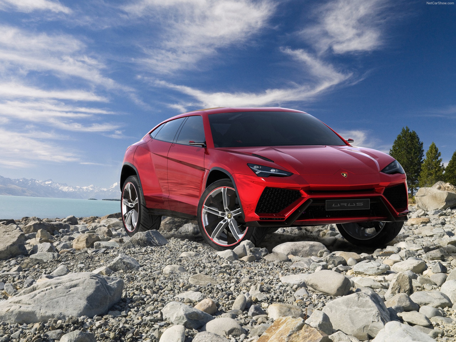 Дизайн автомобиля Lamborghini Urus