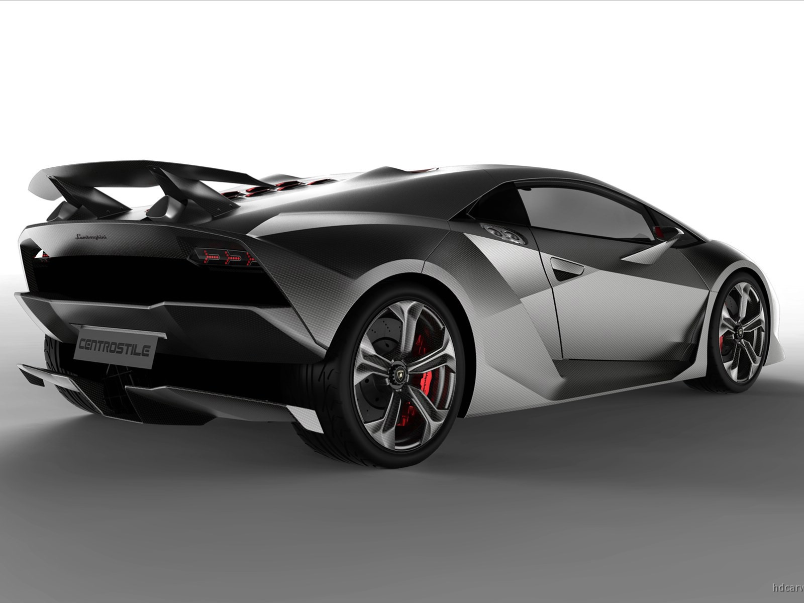 Тест драйв автомобиля Lamborghini Sesto Elemento