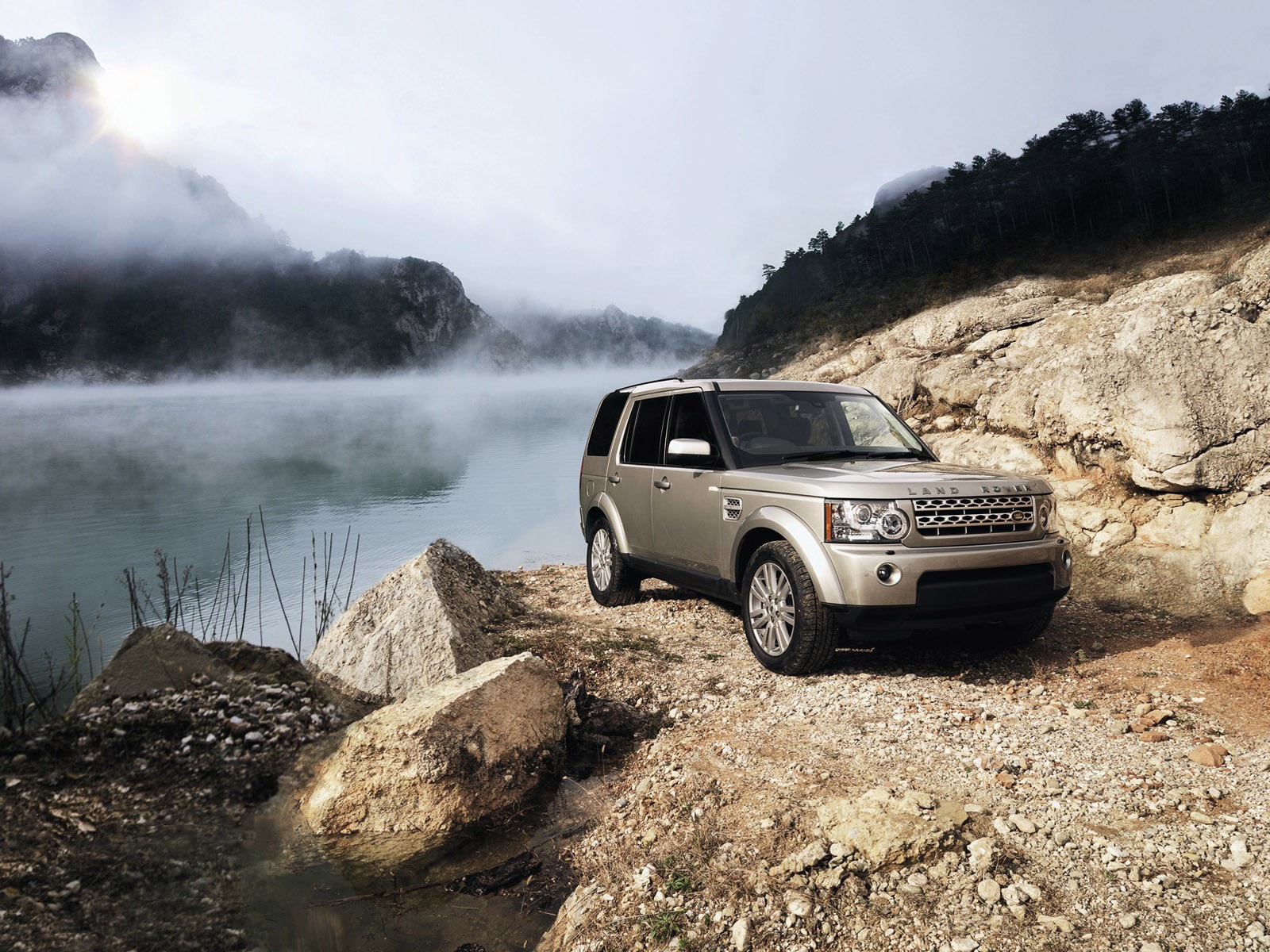 Надежный автомобиль Land Rover Discovery 3