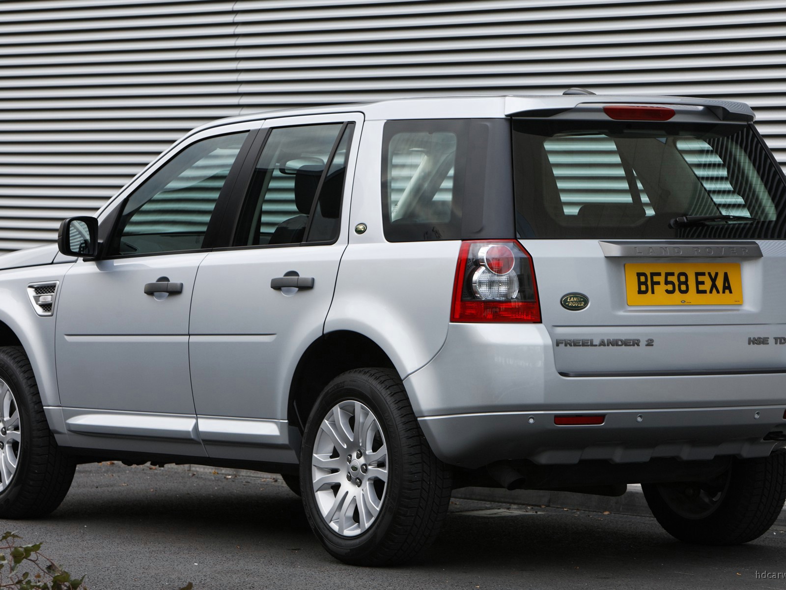 Автомобиль марки Land Rover модели Freelander 2