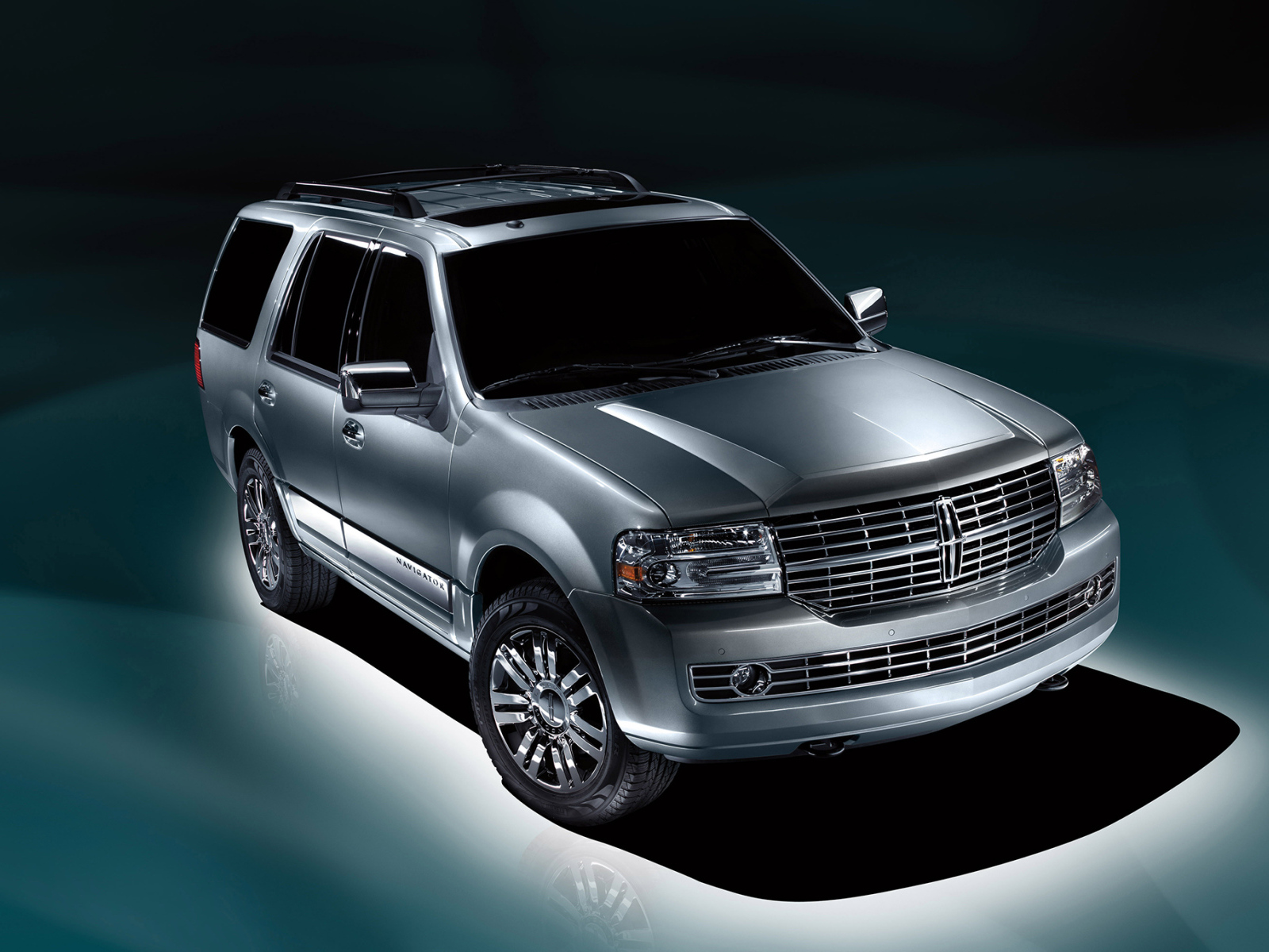 Надежная машина Lincoln Navigator 2014