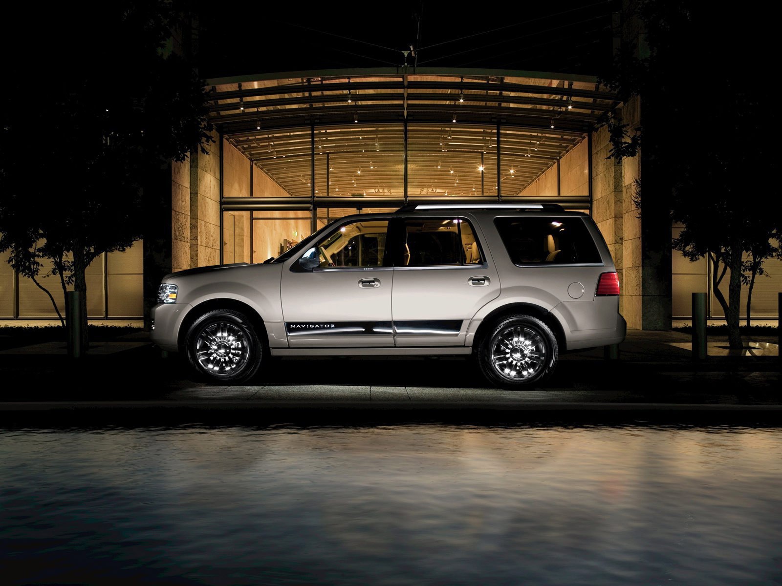 Надежная машина Lincoln Navigator