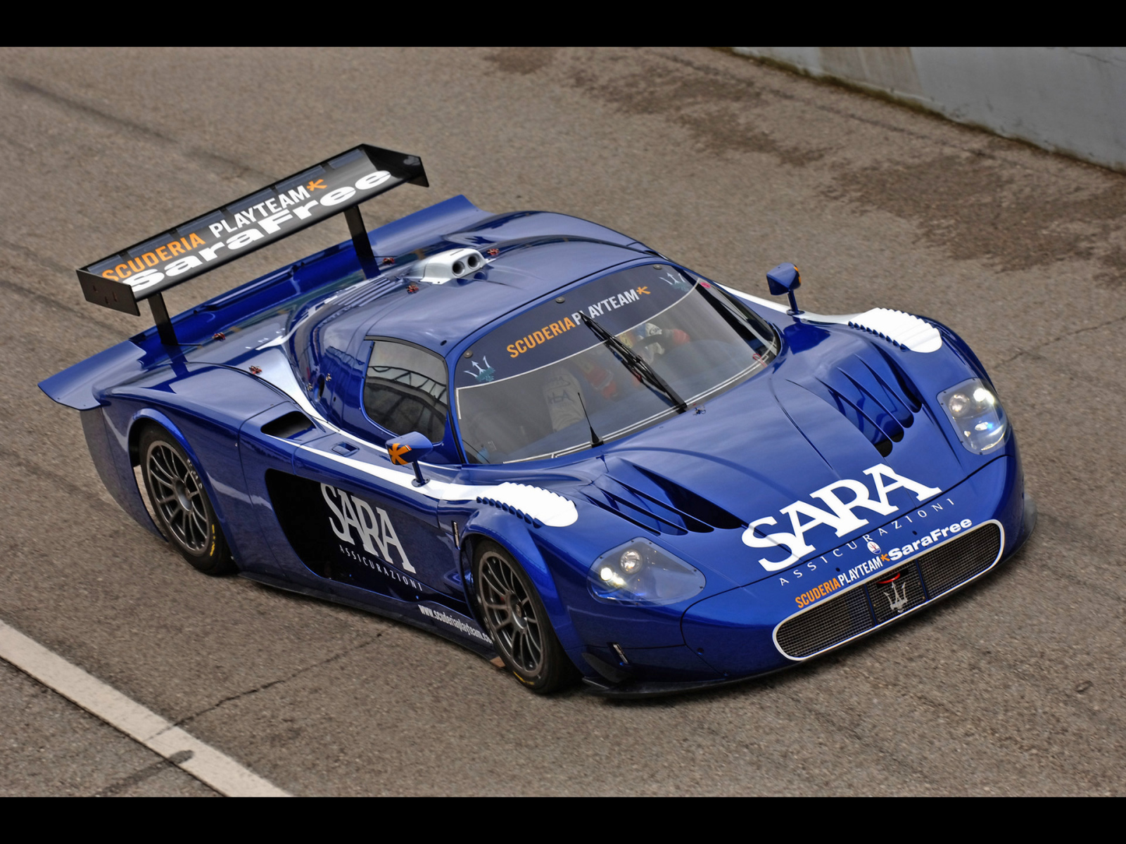 Новый автомобиль Maserati MC12