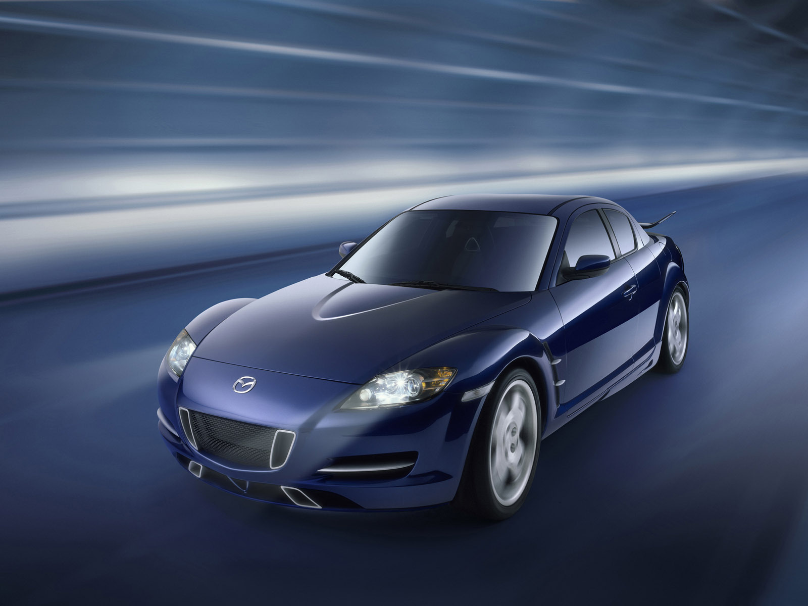 Красивый автомобиль Mazda RX 8