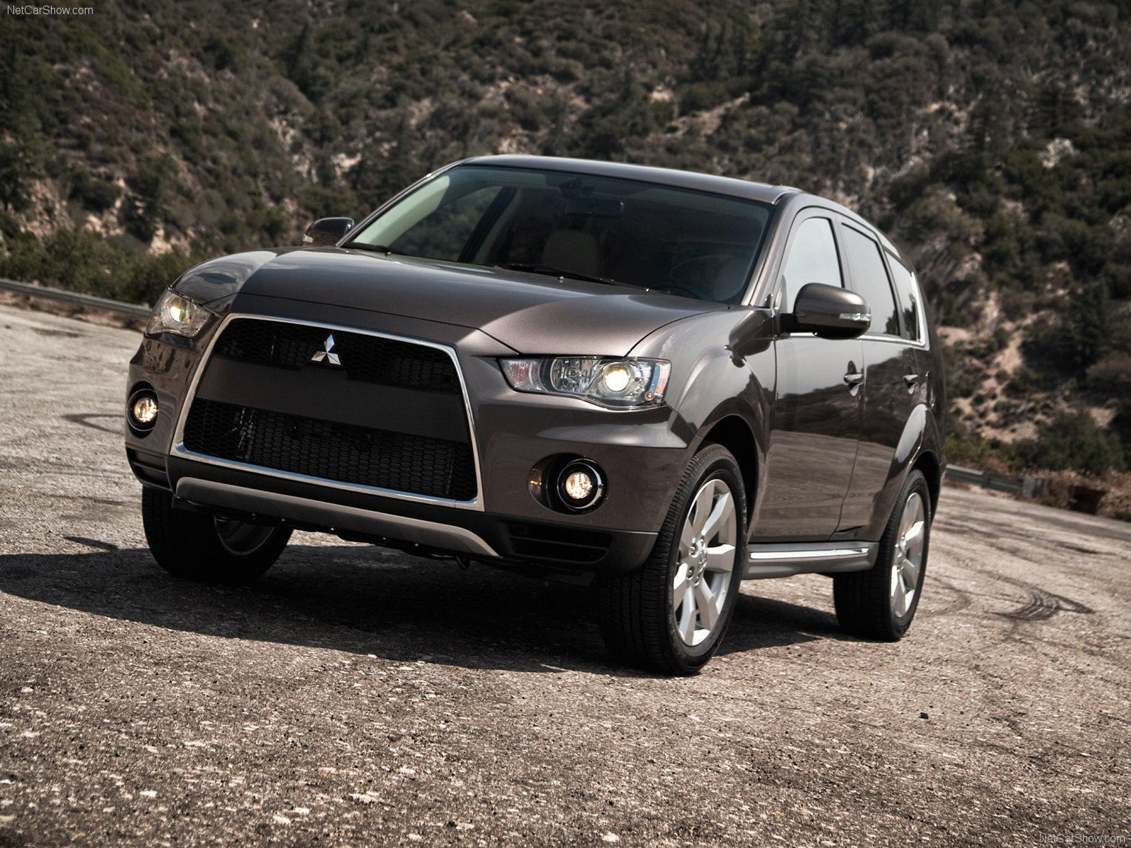 Новая машина Mitsubishi Outlander