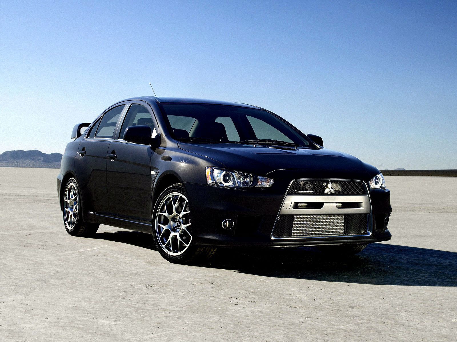 Тест драйв автомобиля Mitsubishi Lancer Evolution