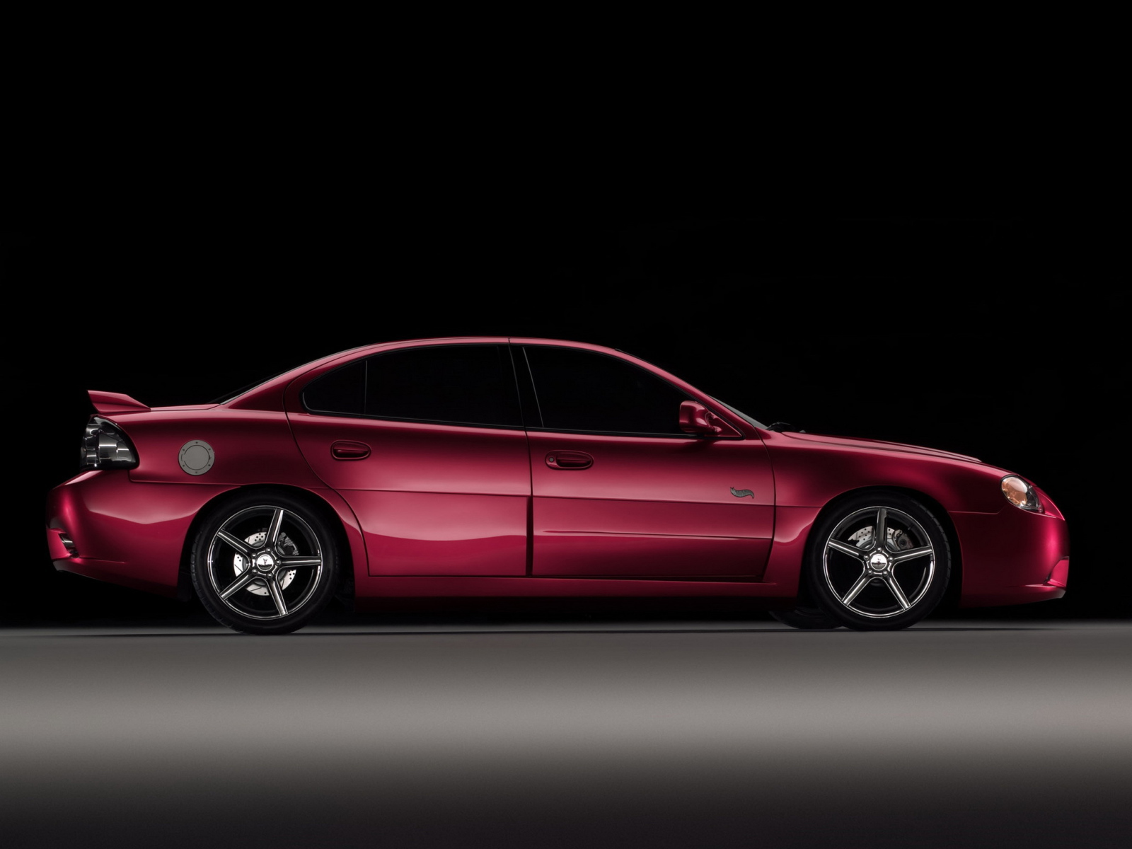 Новый автомобиль Pontiac Grand Am