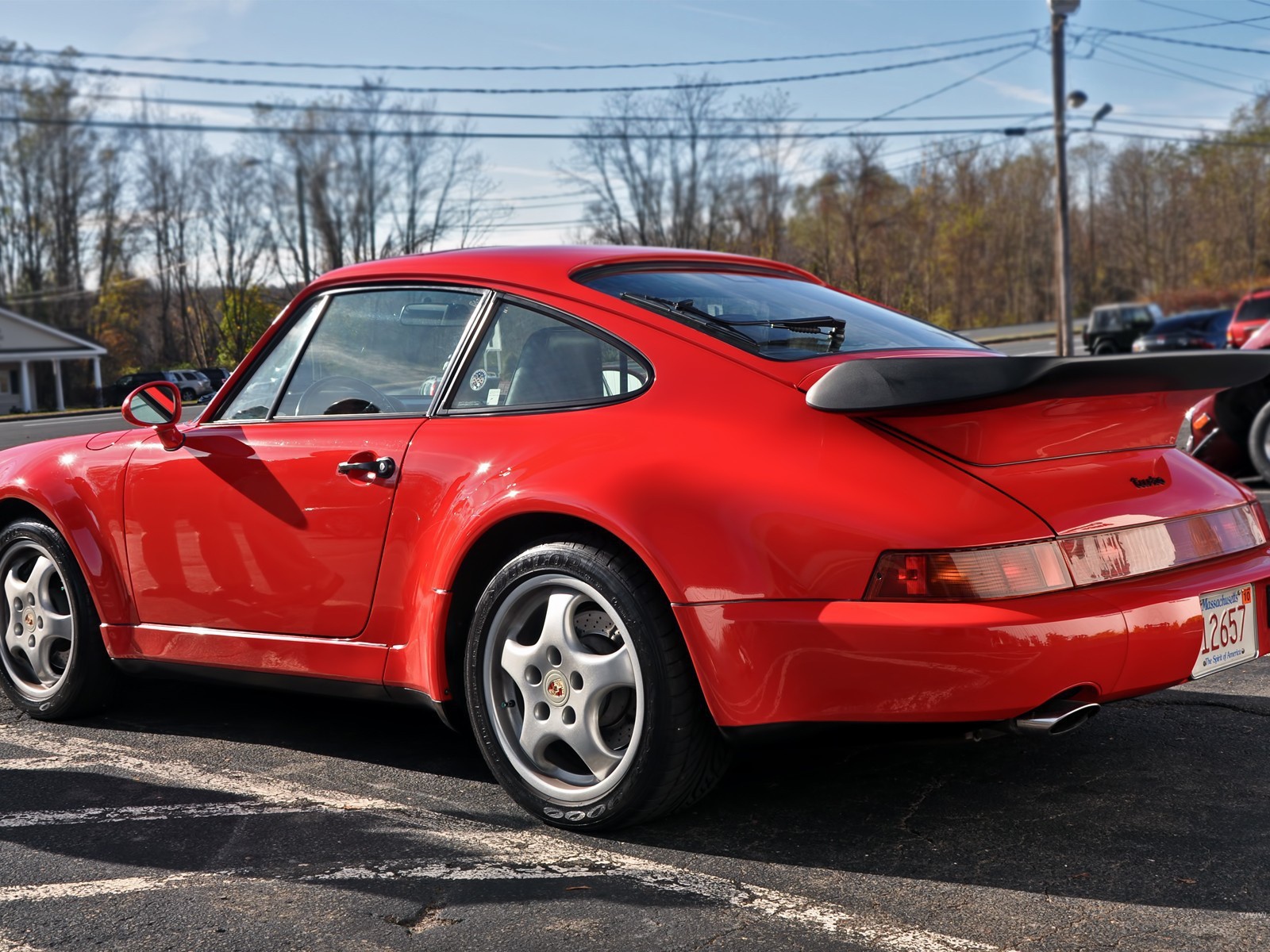 Спортивный красный порш