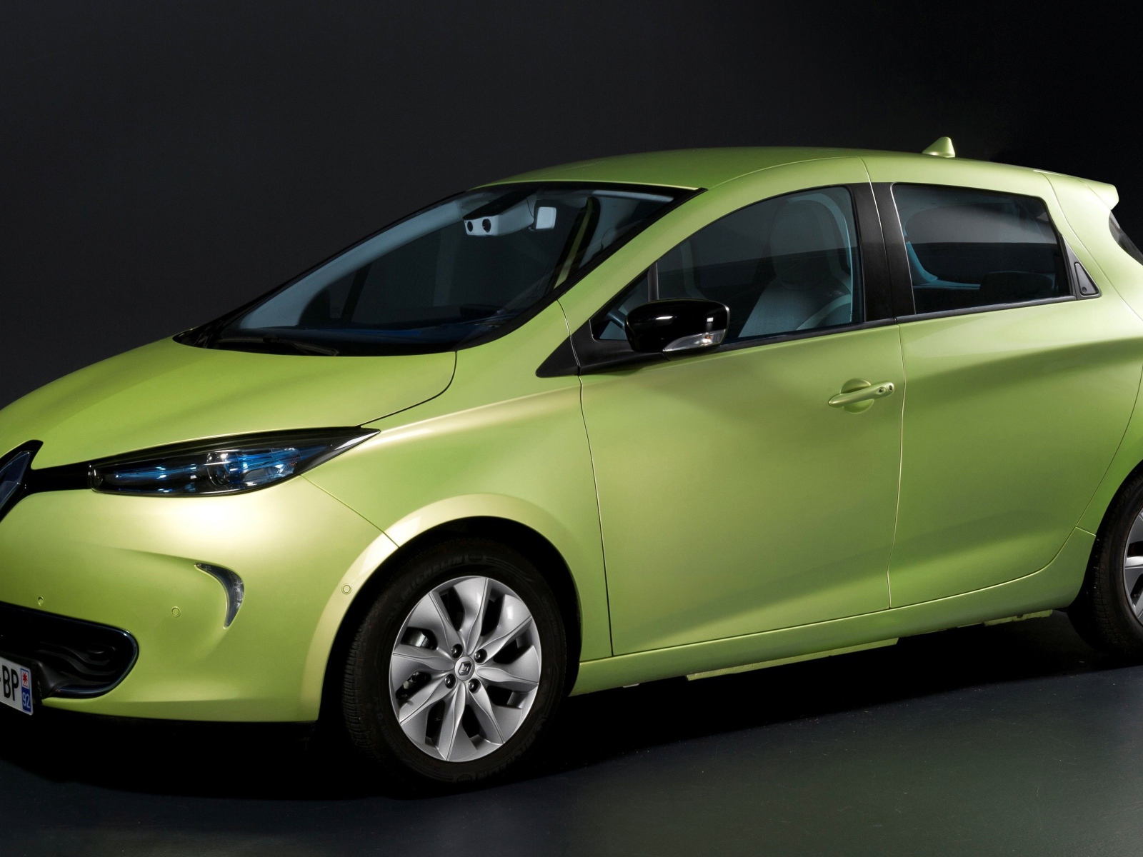 Красивый автомобиль Renault Next Two 2014  в Москве