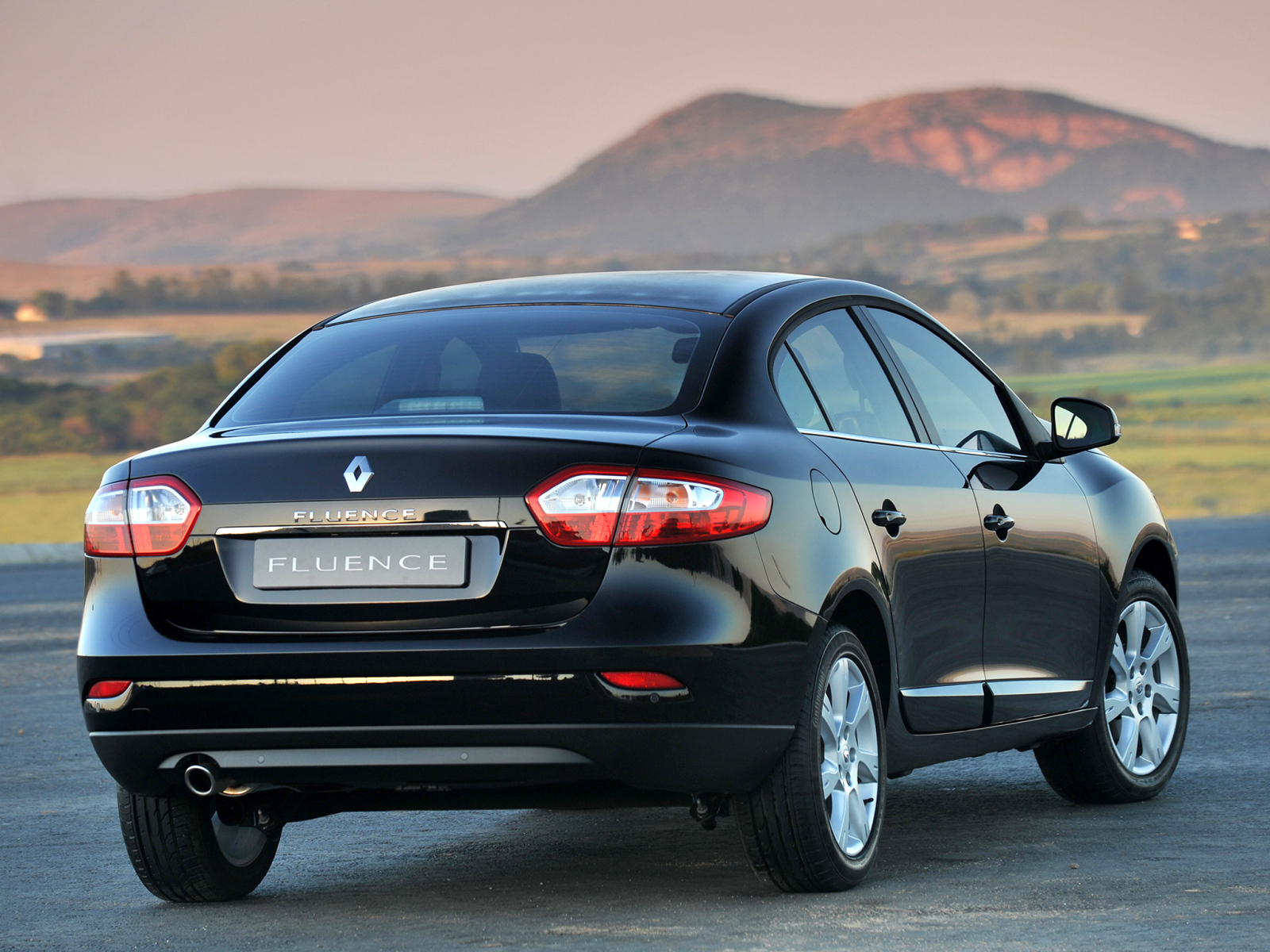 Фото автомобиля Renault Fluence