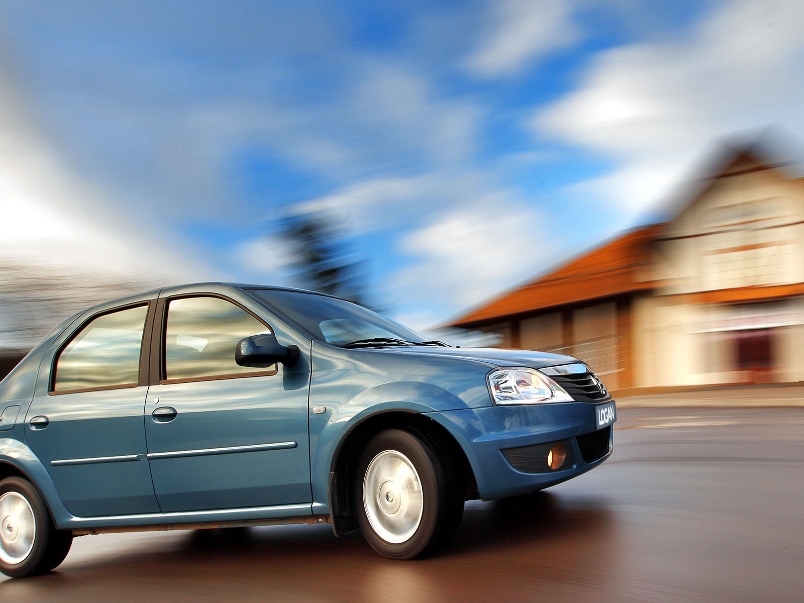 Новая машина Renault Logan