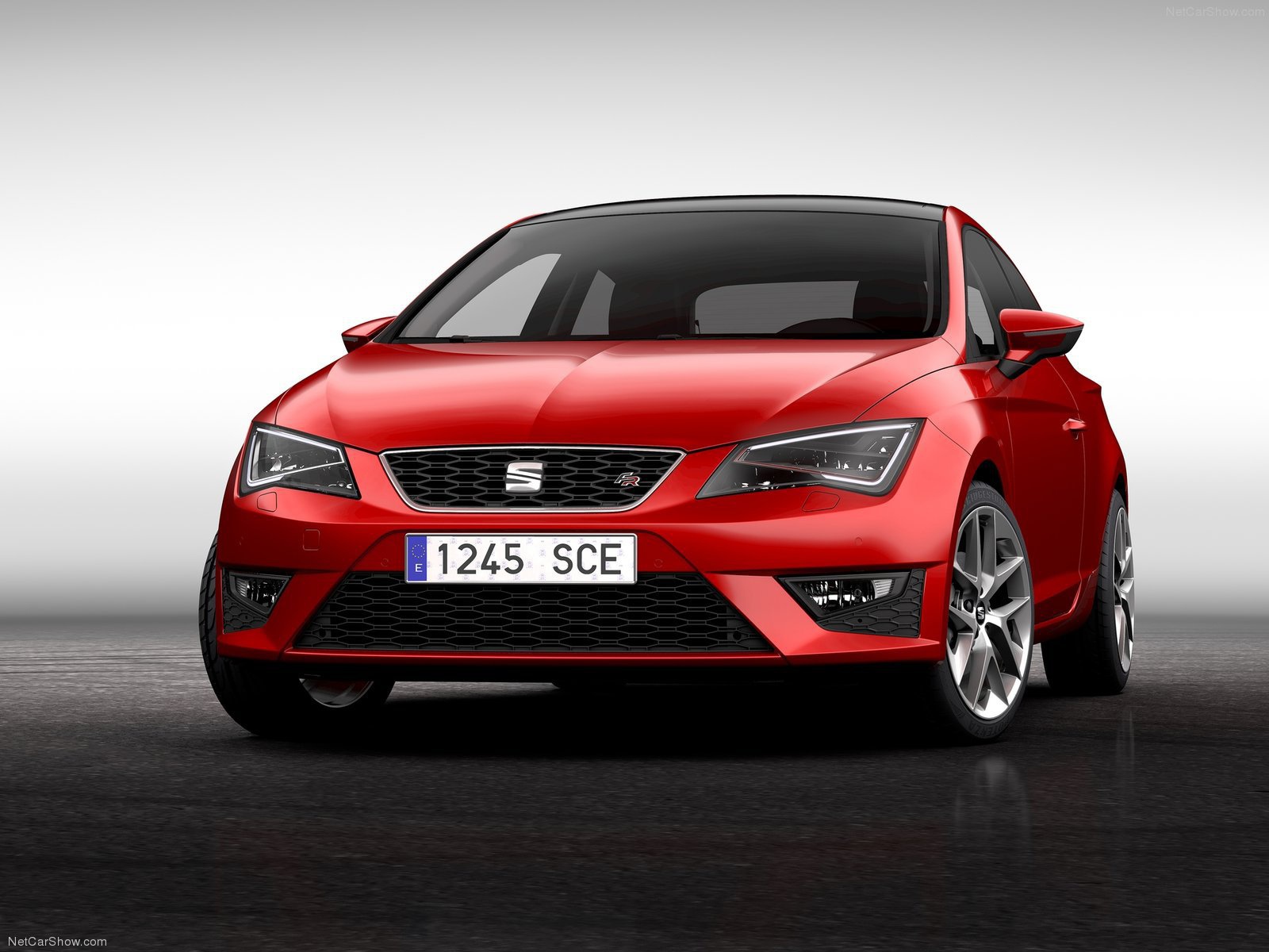 Новая машина Seat Leon 2014