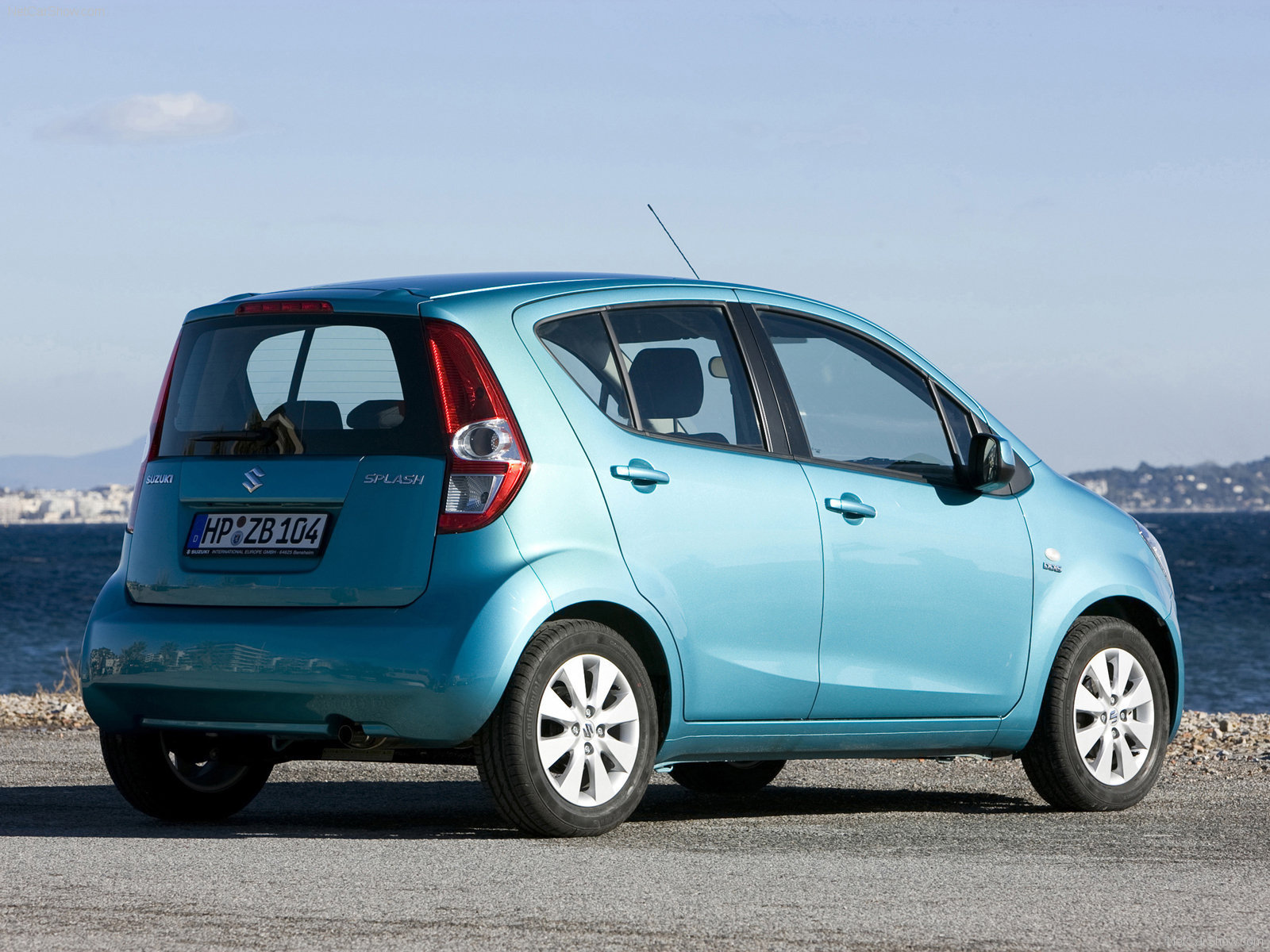 Надежный автомобиль Suzuki Splash