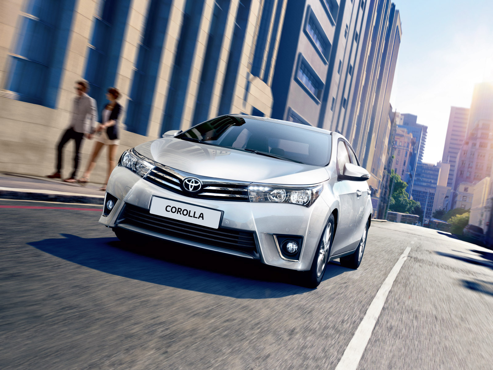 Красивый автомобиль Toyota Corolla 2014