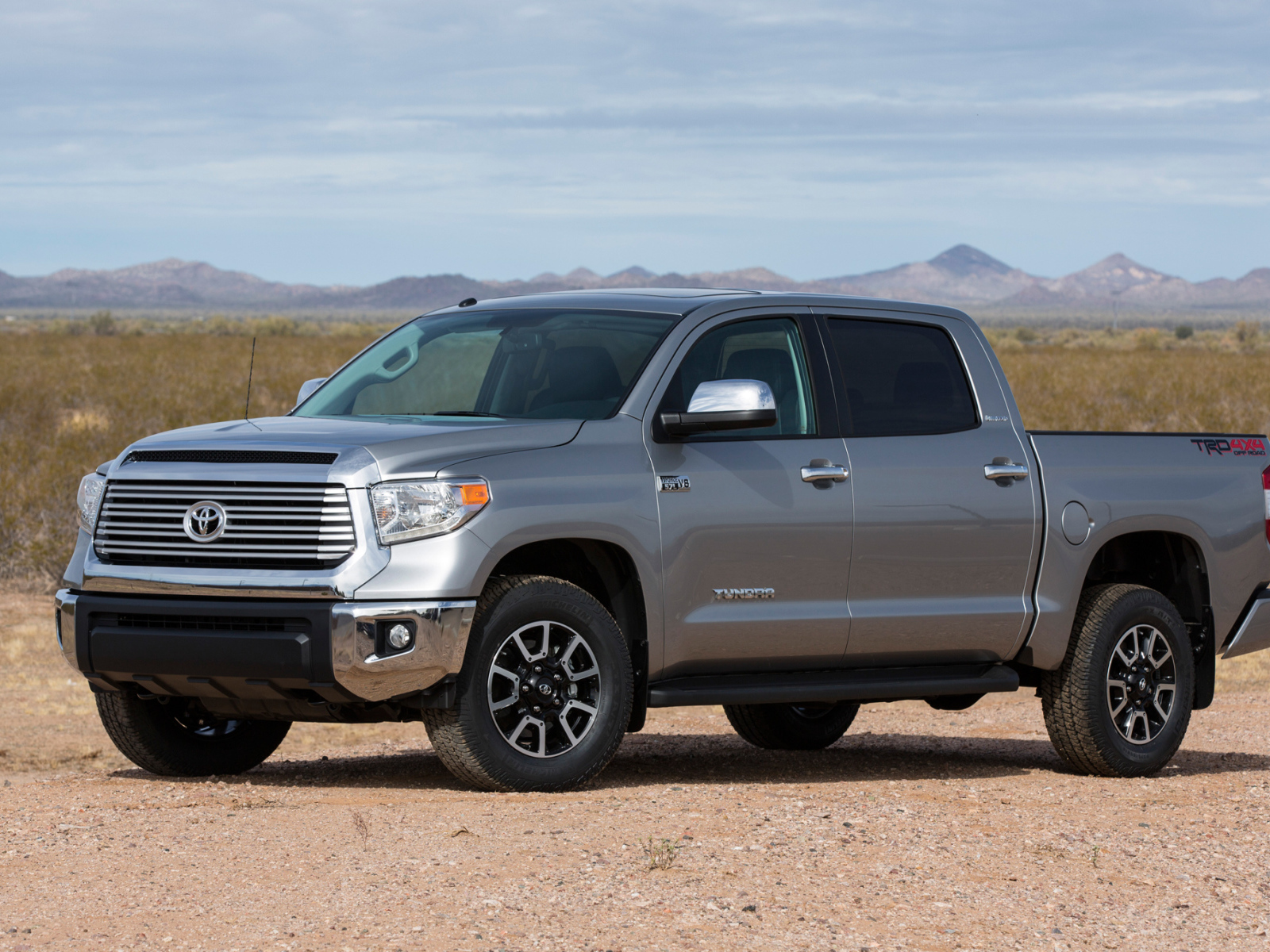 Надежная машина Toyota Tundra 2014