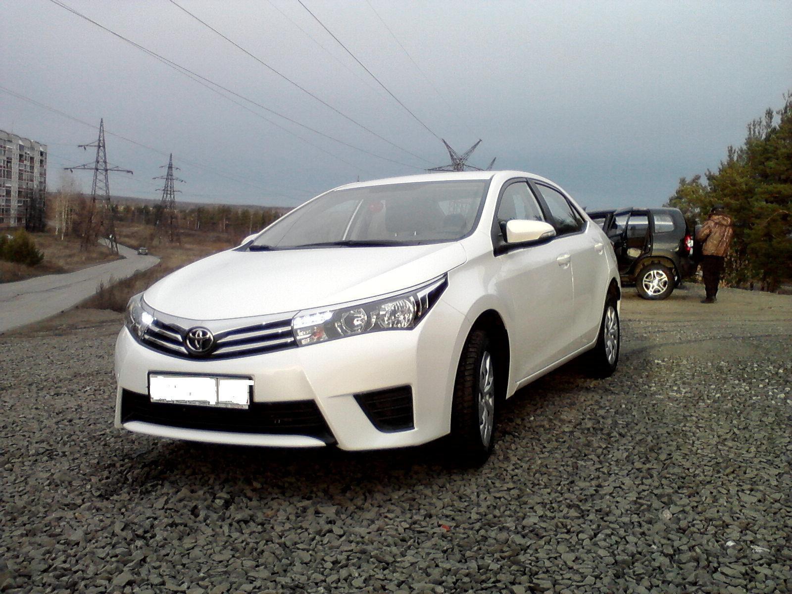 Тест драйв автомобиля Toyota Corolla 2014