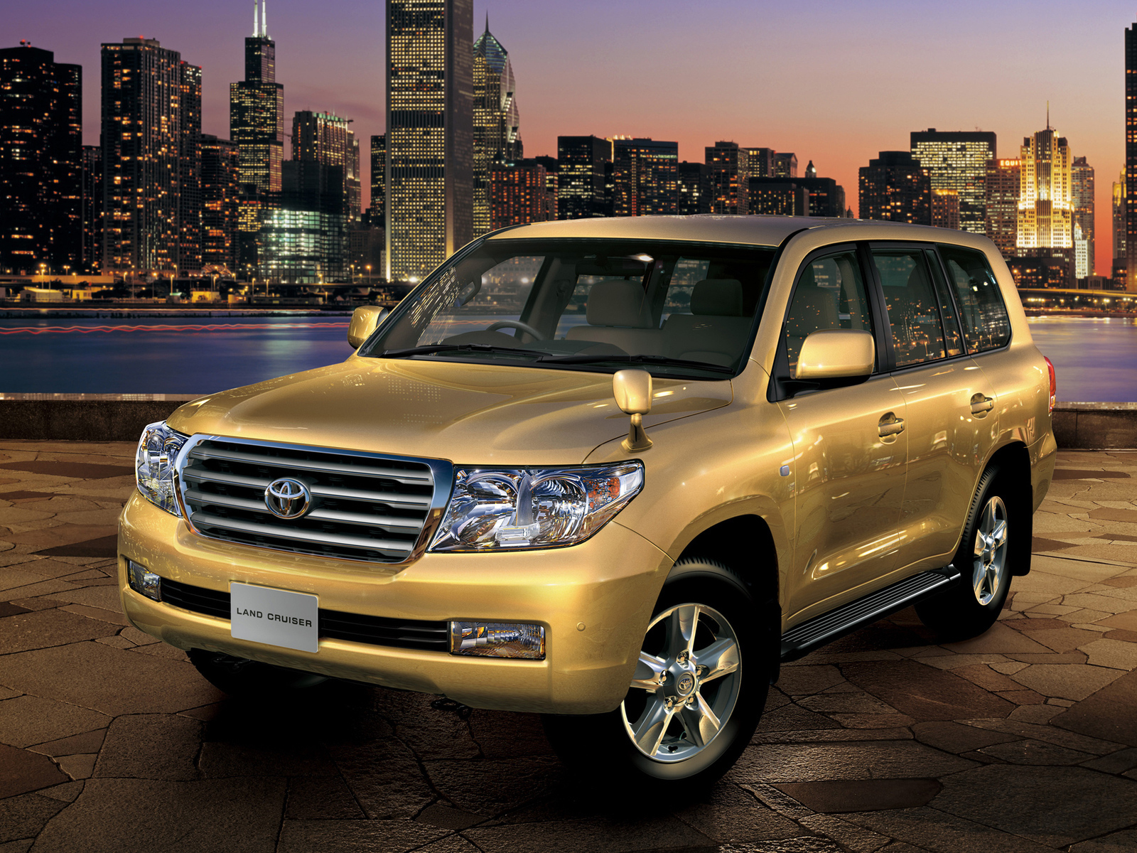 Надежная машина Toyota Land Cruiser 200