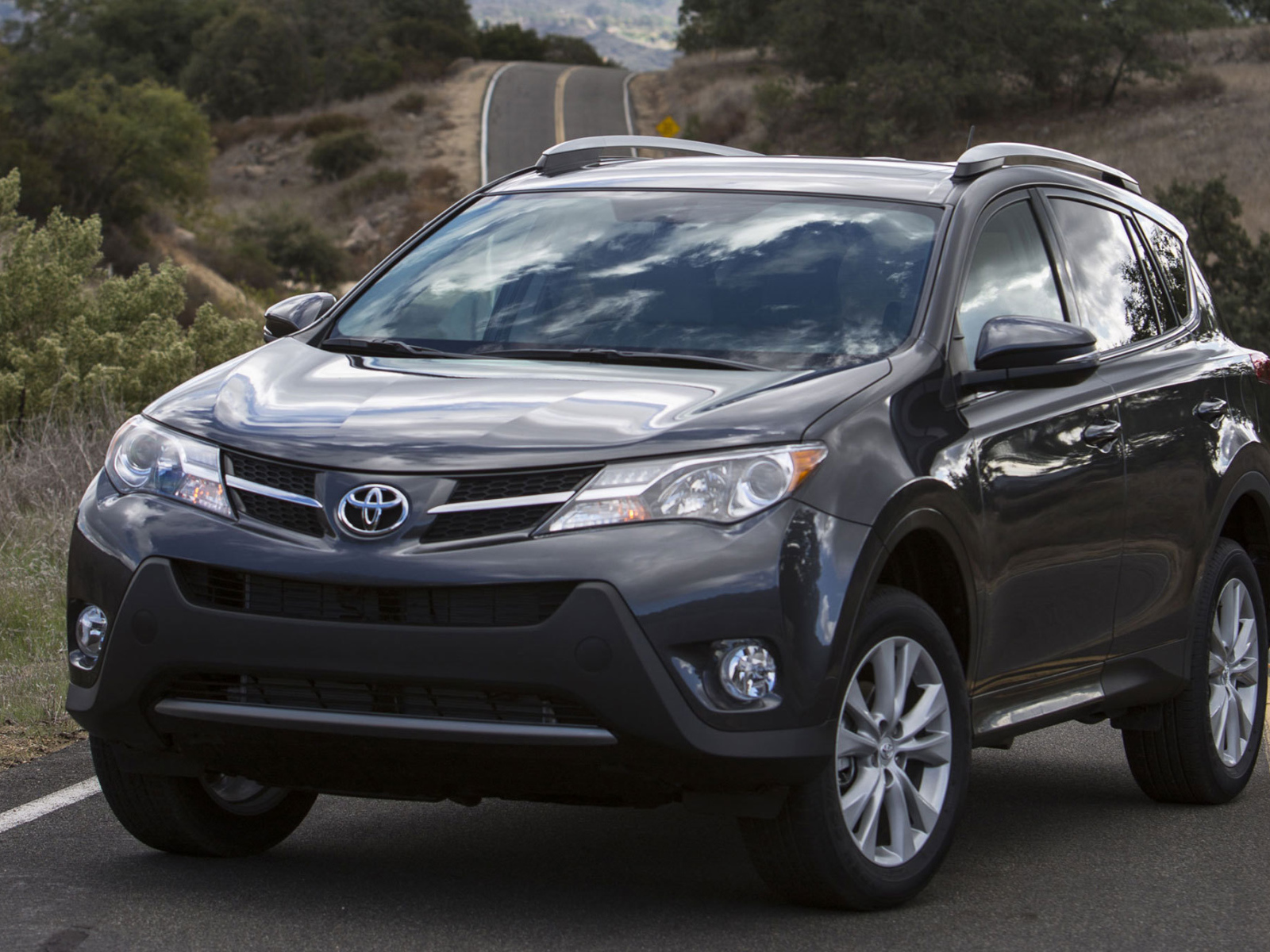 Надежная машина Toyota RAV4