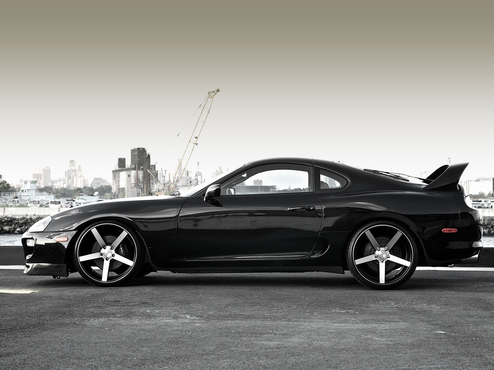 Черная тойота супра