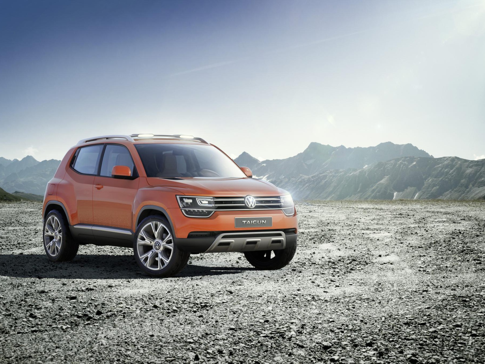 Автомобиль Volkswagen  Taigun 2014 на дороге 