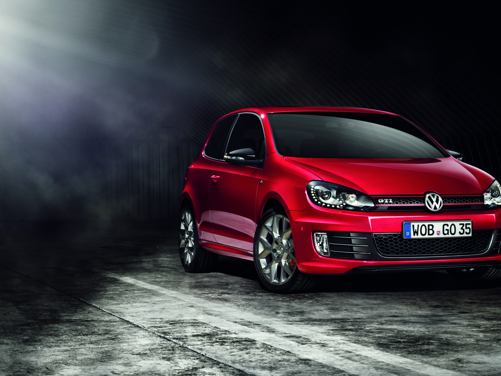Новый автомобиль Golf GTI 2014 года