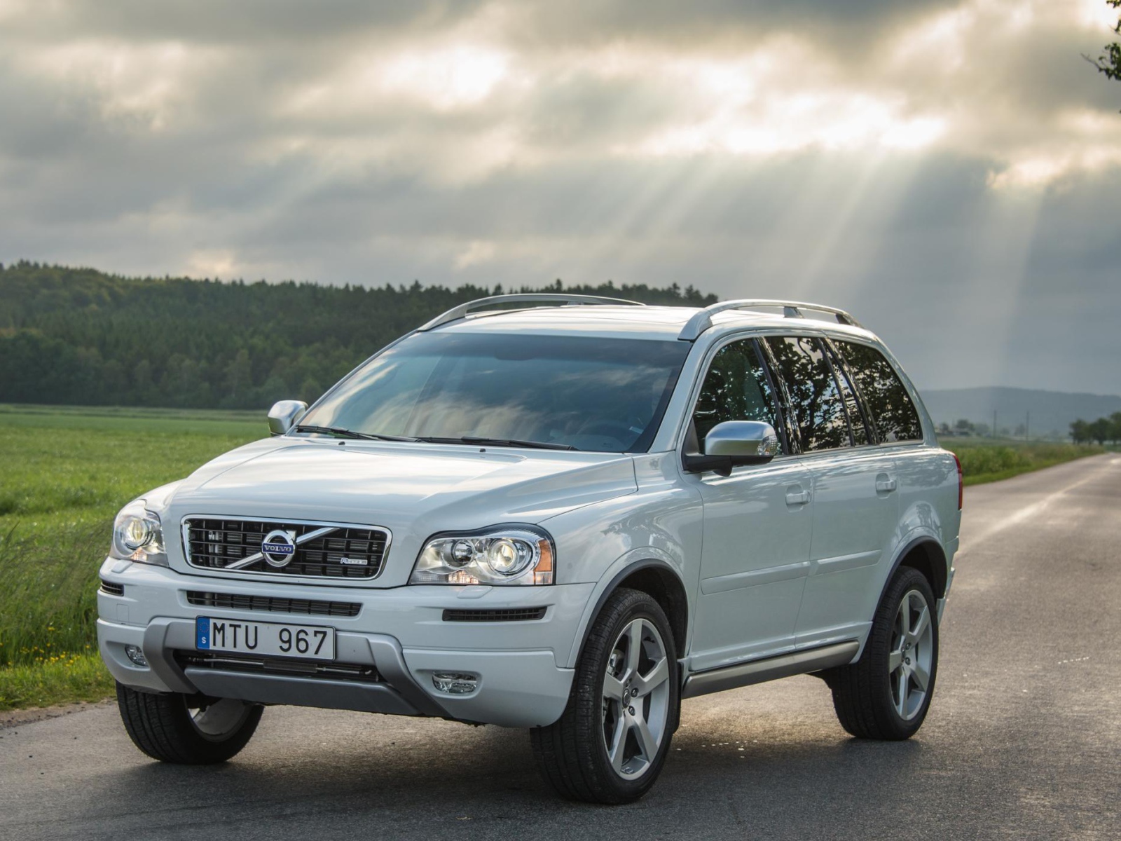 Новая машина Volvo  xc90 2014
