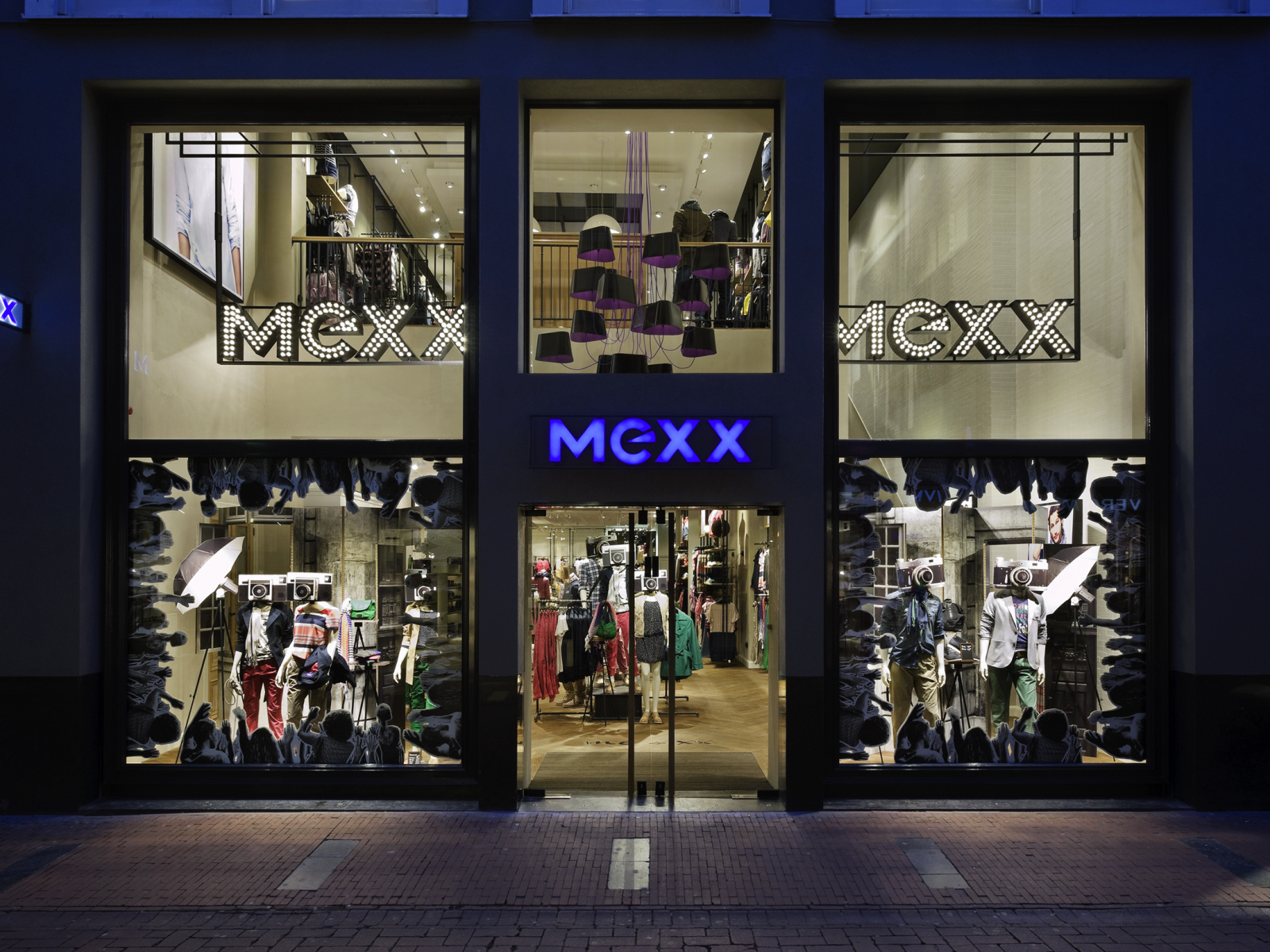 Дорогой бутик MEXX