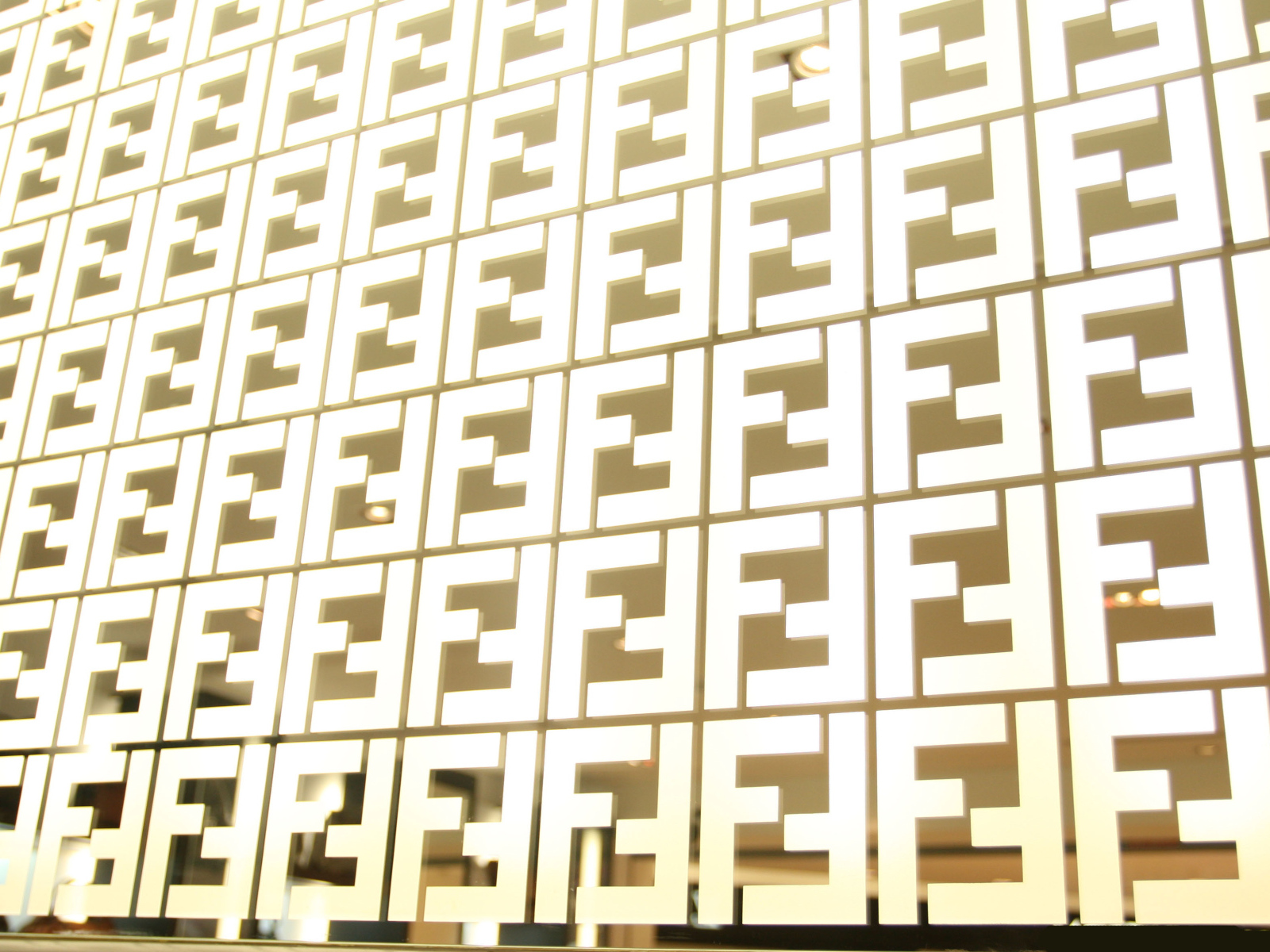 Текстура из логотипа Fendi
