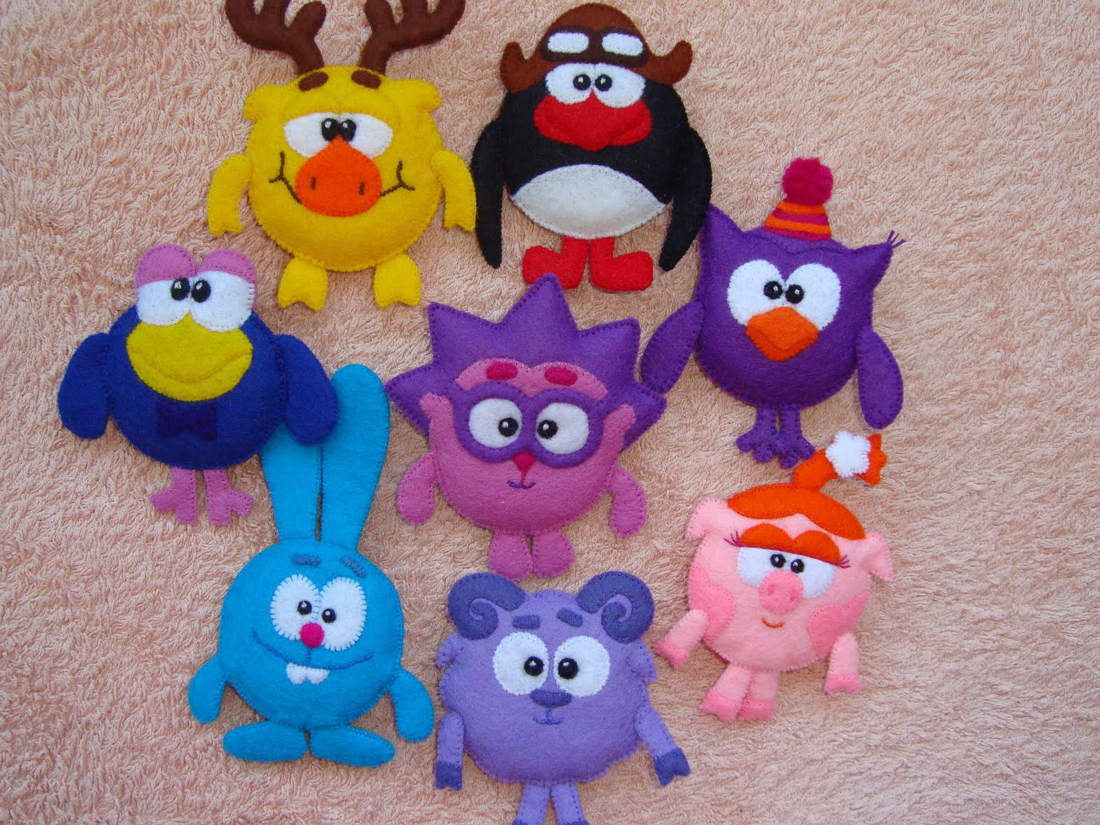 Фигурки героев мультфильма Смешарики