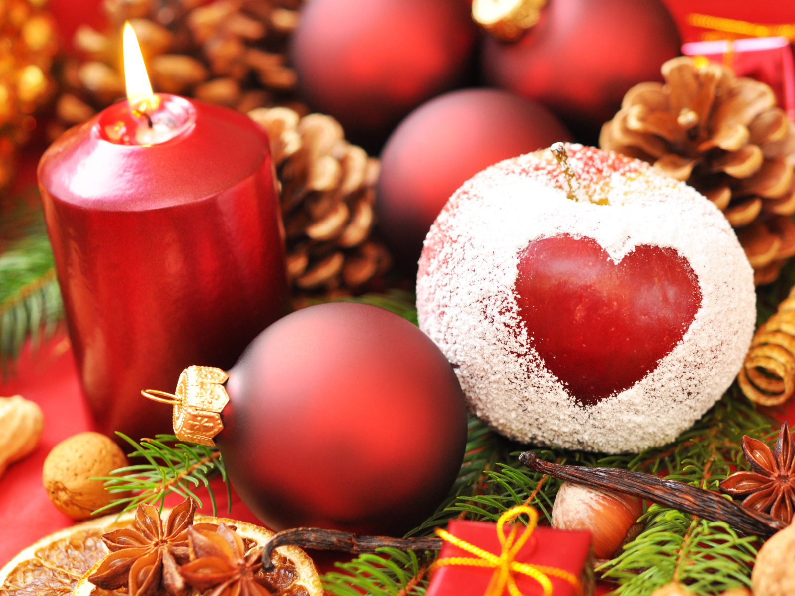 Сердечко на яблоке