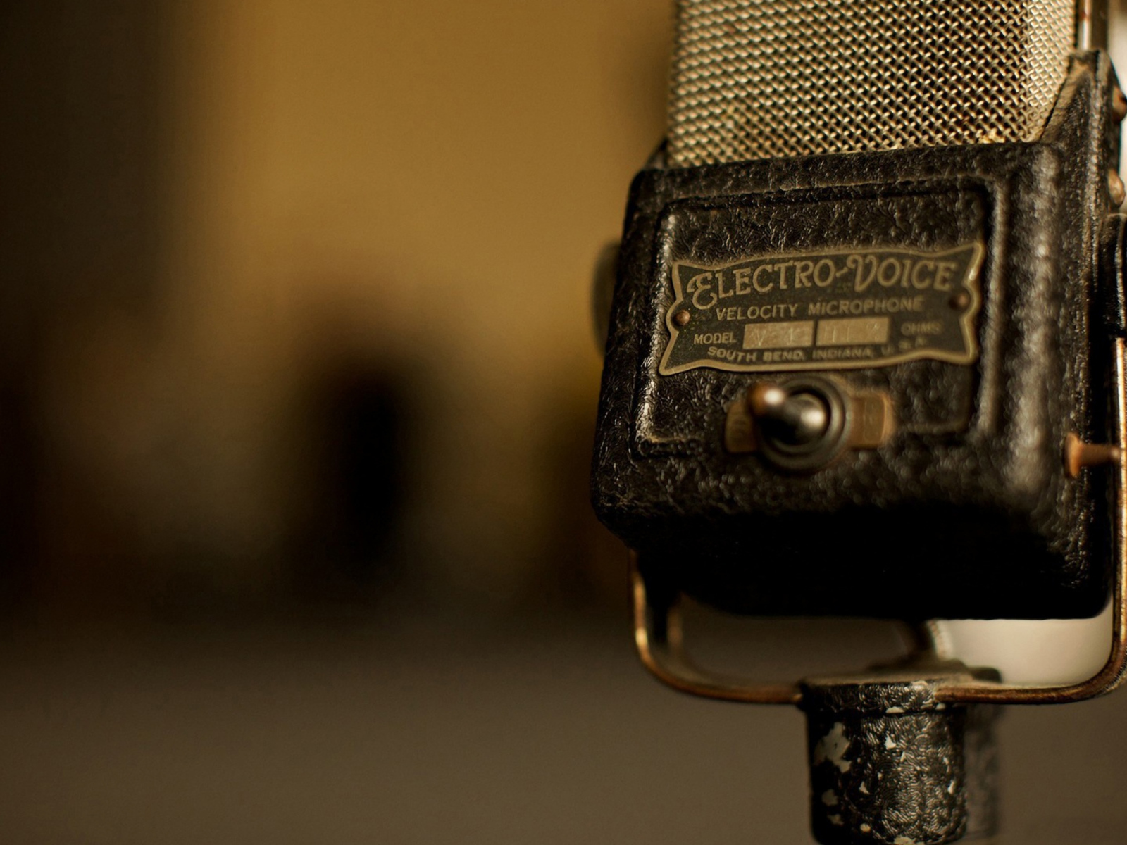 Старый микрофон