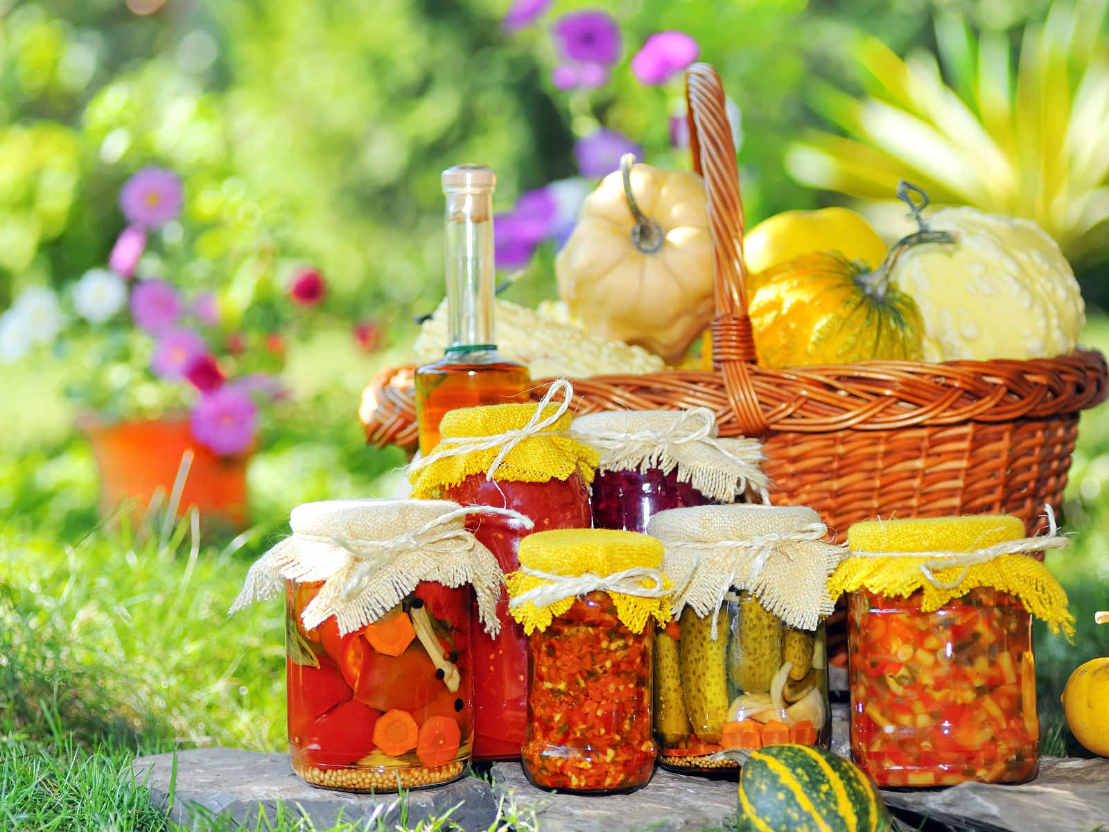 Корзина с овощами