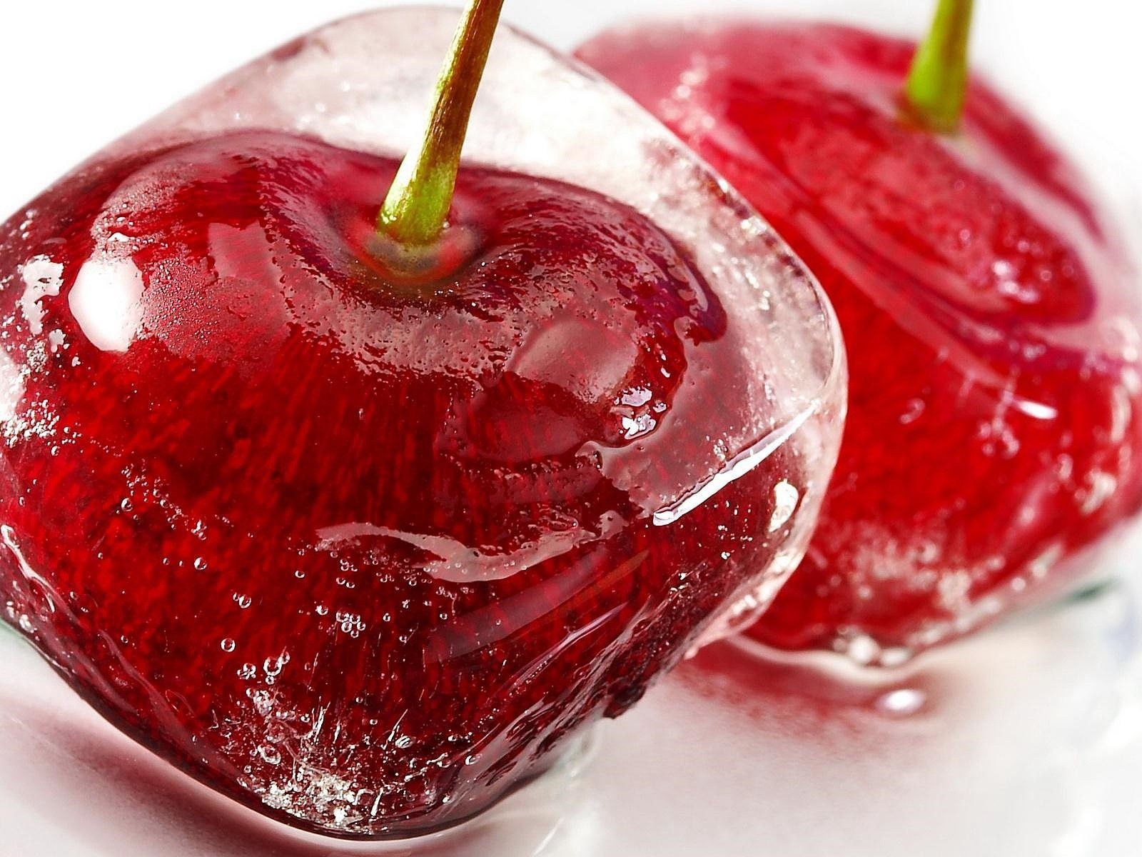 Замороженная вишня