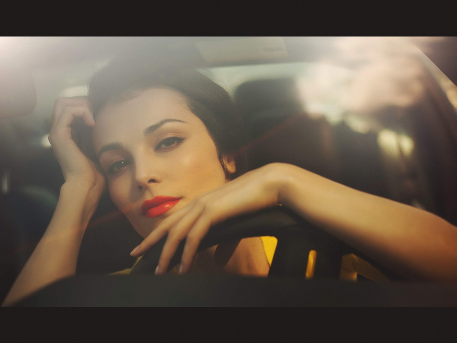 Прекрасная актриса Сати Казанова