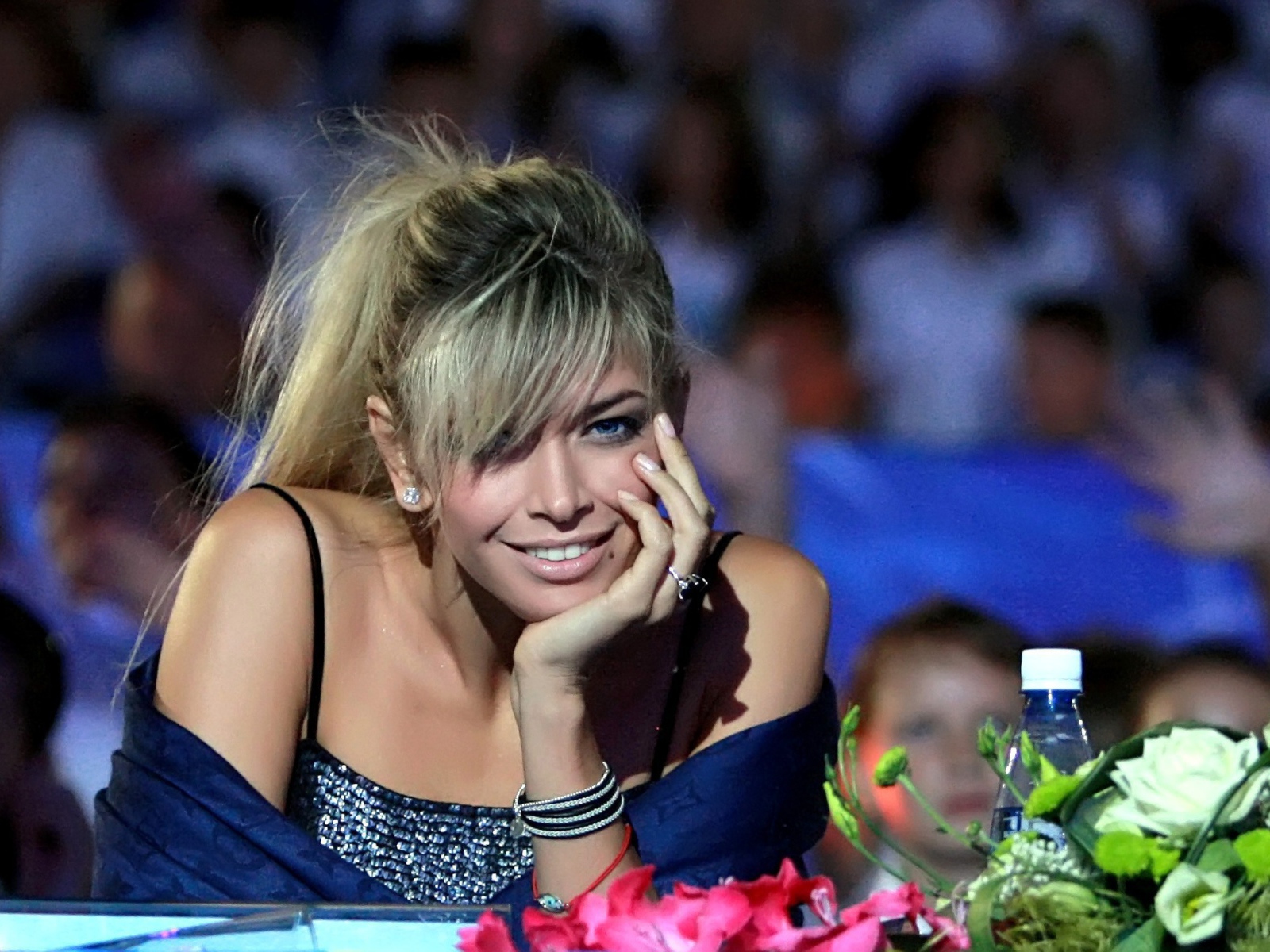 Красивая модель Вера Брежнева