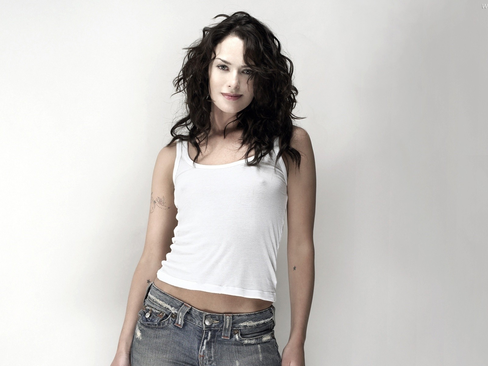 Красивая актриса Лина Хиди