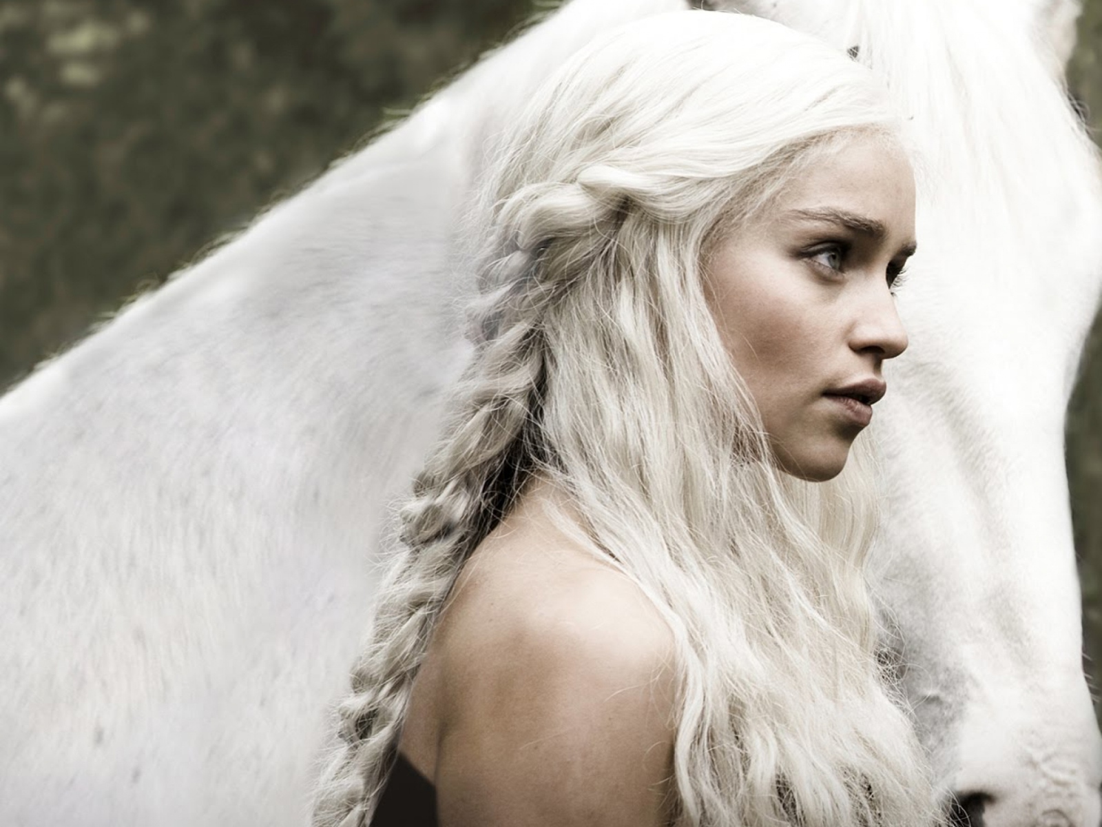 Популярная супермодель Эмилия Кларк