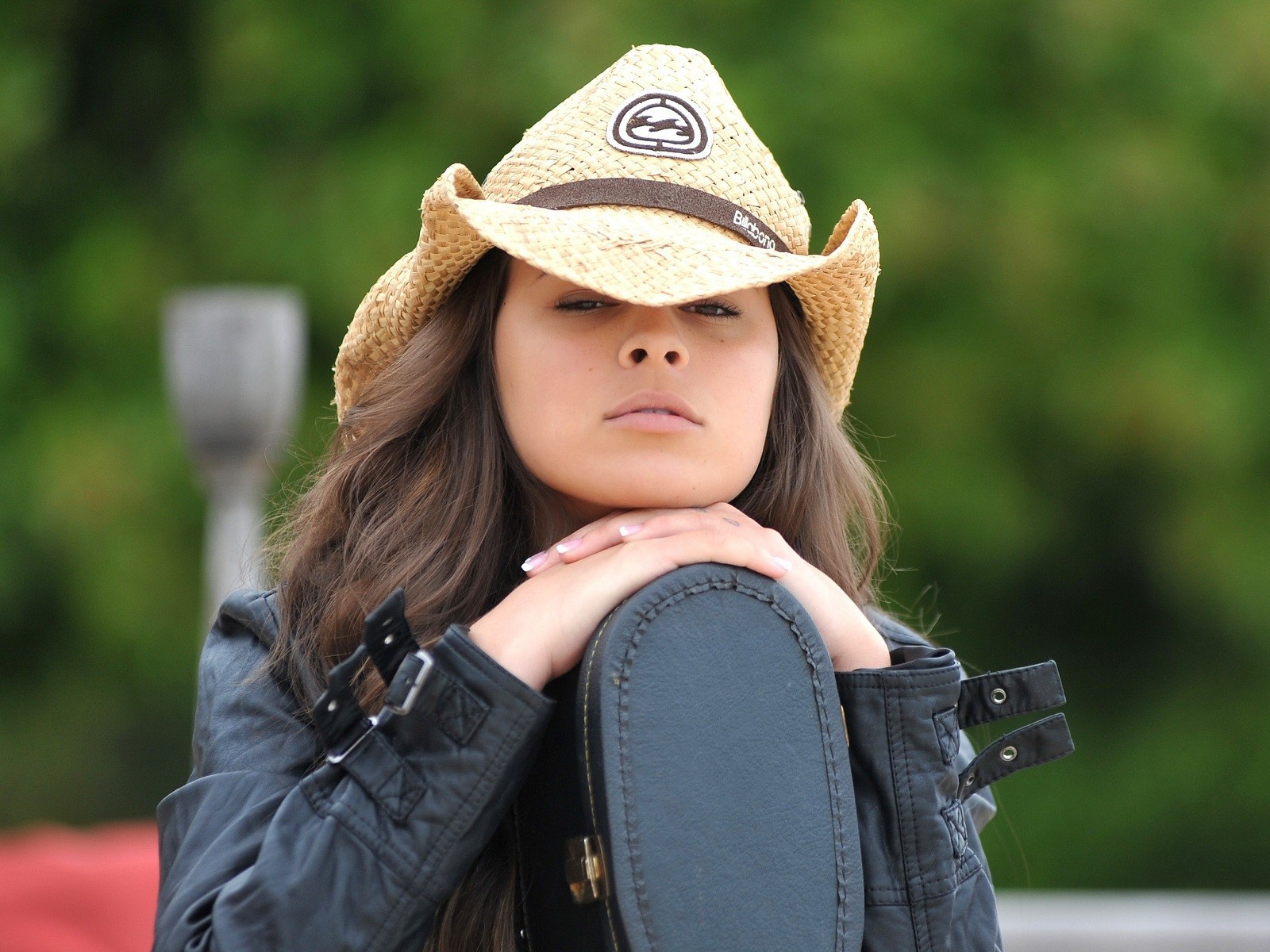 Нина в ковбойской шляпе