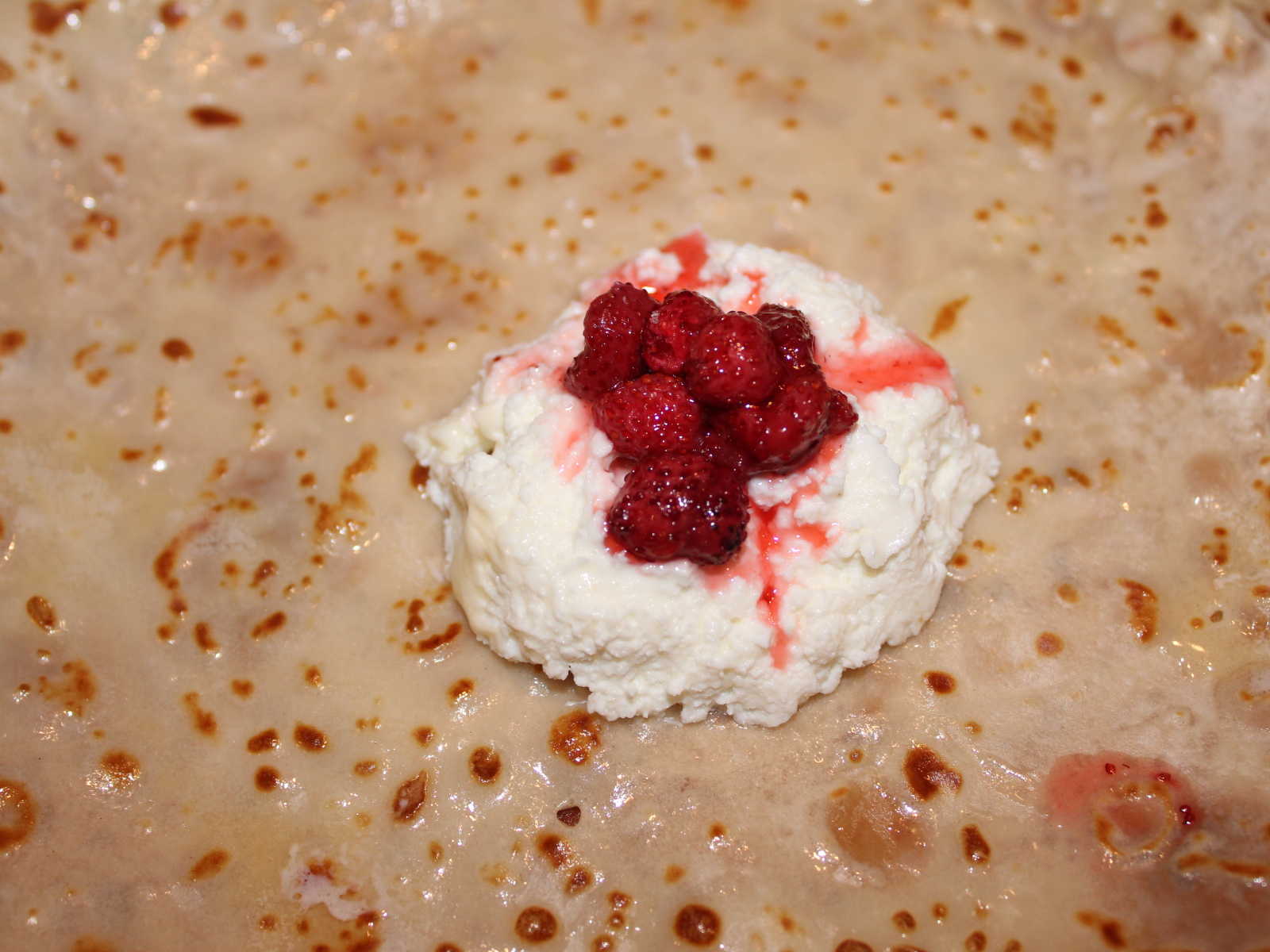 Украшение блинов на Масленицу