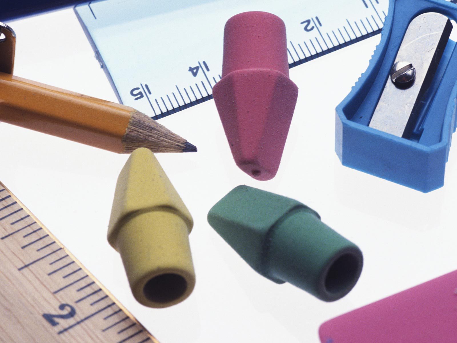 Чертежные принадлежности в День знаний 1 сентября