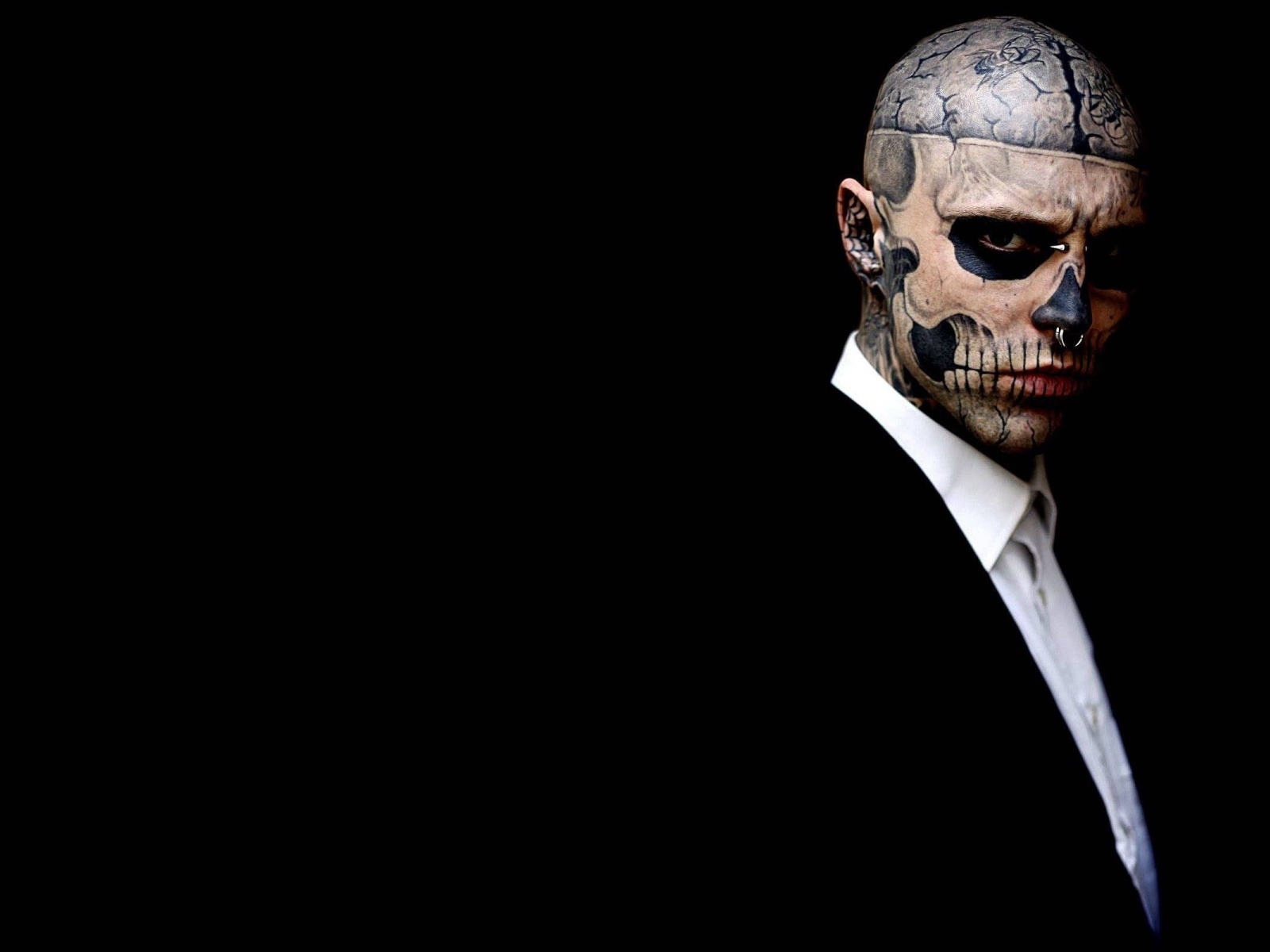 Знаменитость Рик Жене