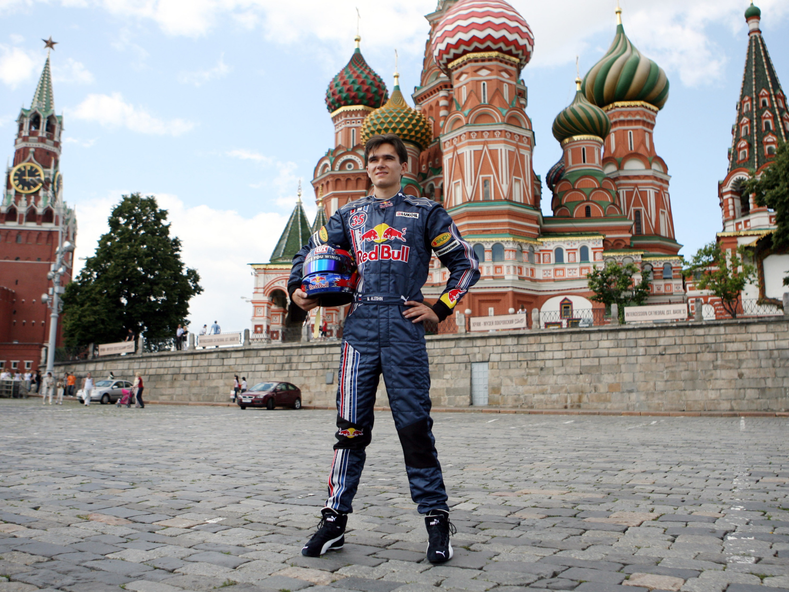 Популярный Михаил Алешин