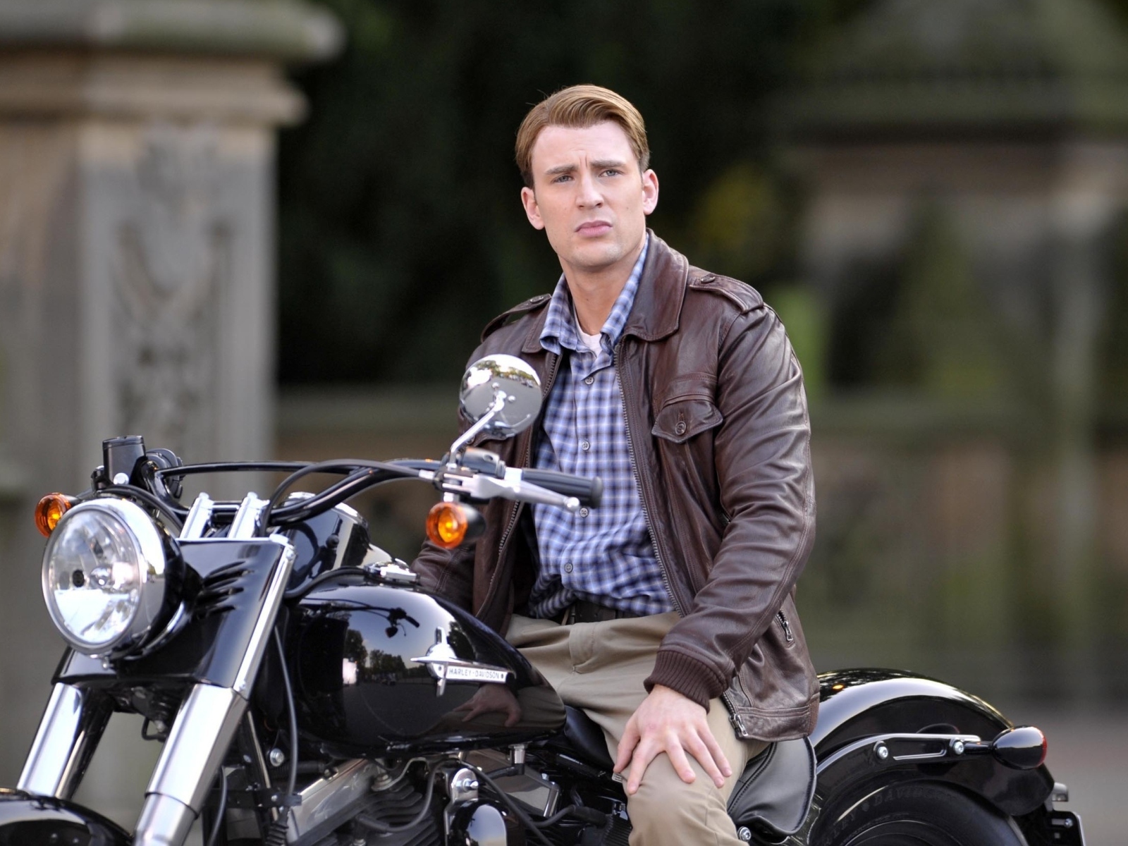 Популярный Крис Эванс