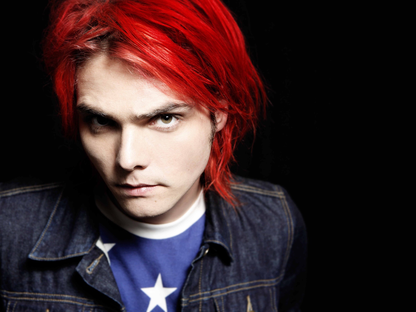 Популярная Кинозвезда Джерард Уэй