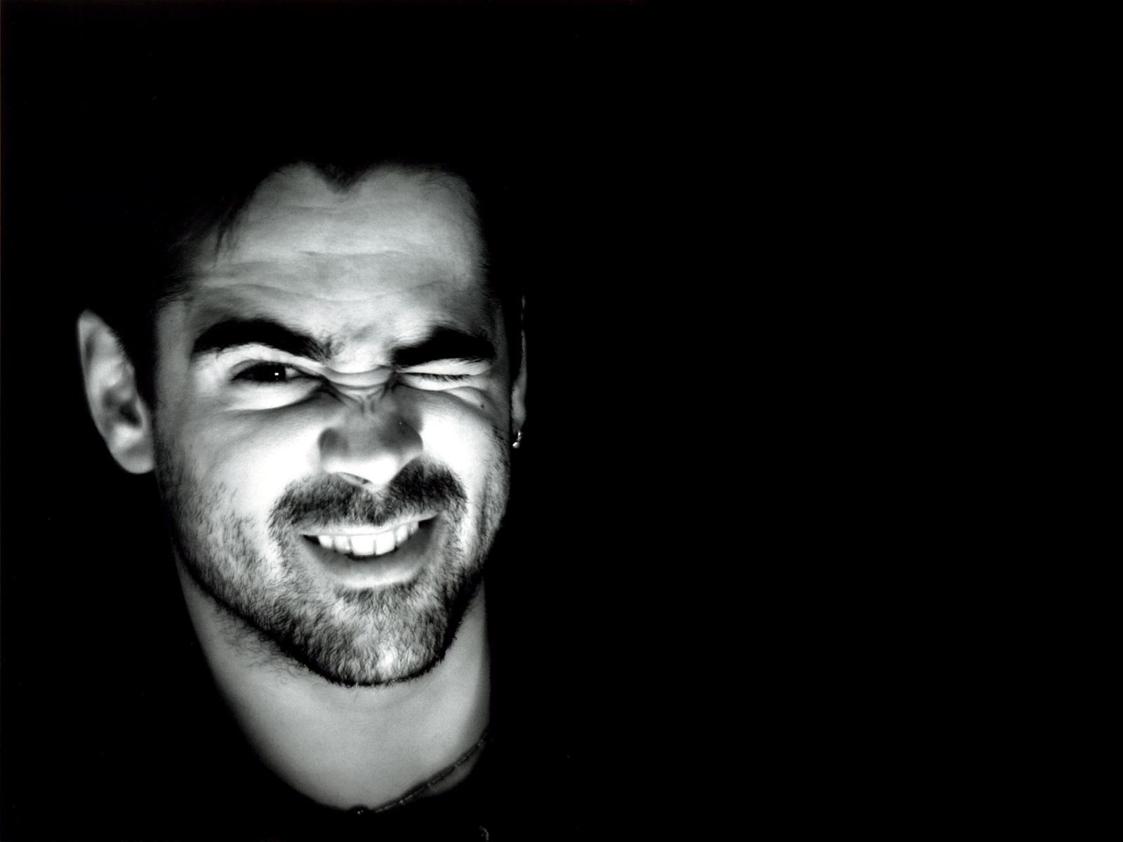 Колин Фаррелл в темных тонах