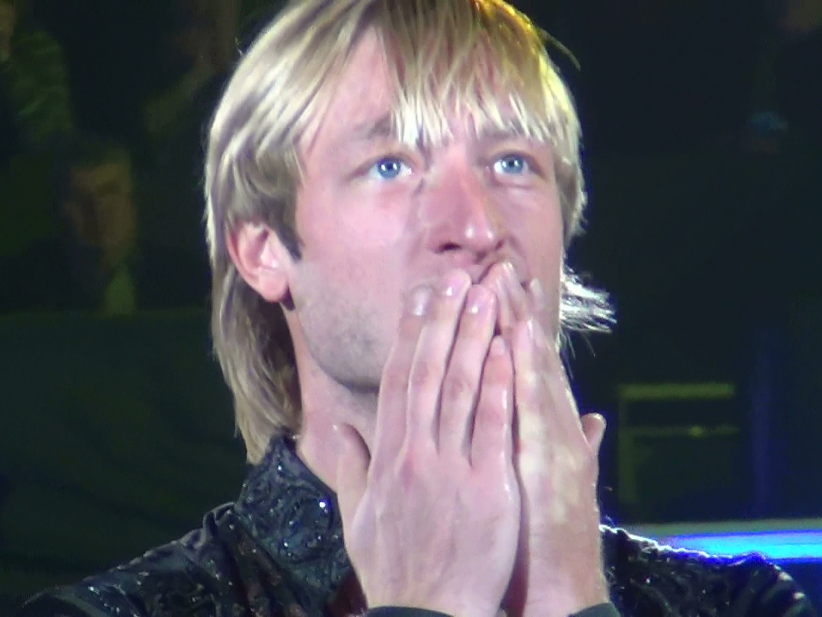 На льду кипят эмоции Евгения Плющенко