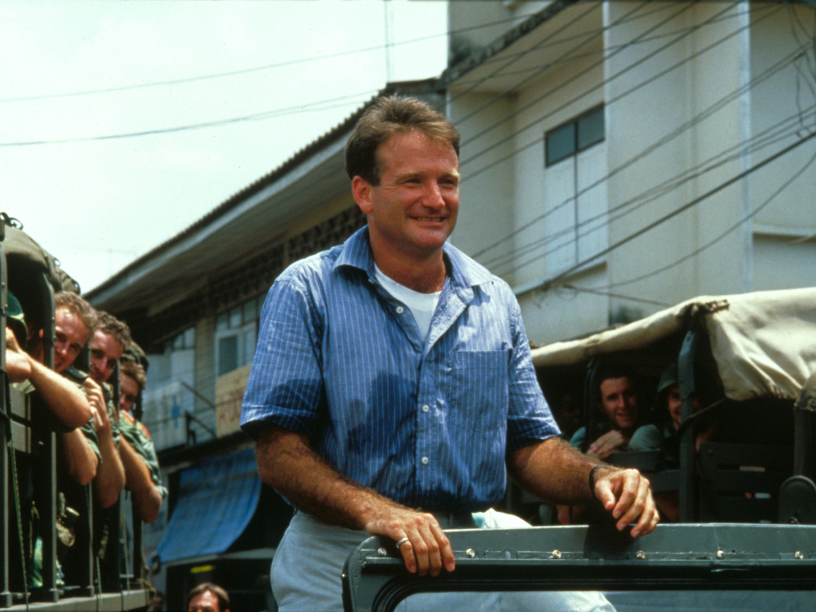 Знаменитый Робин Уильямс на машине