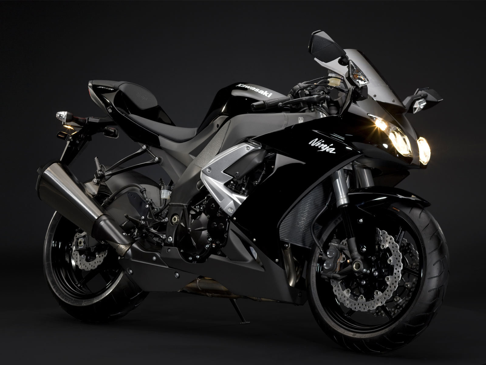 Красивый мотоцикл Kawasaki Ninja ZX-10R