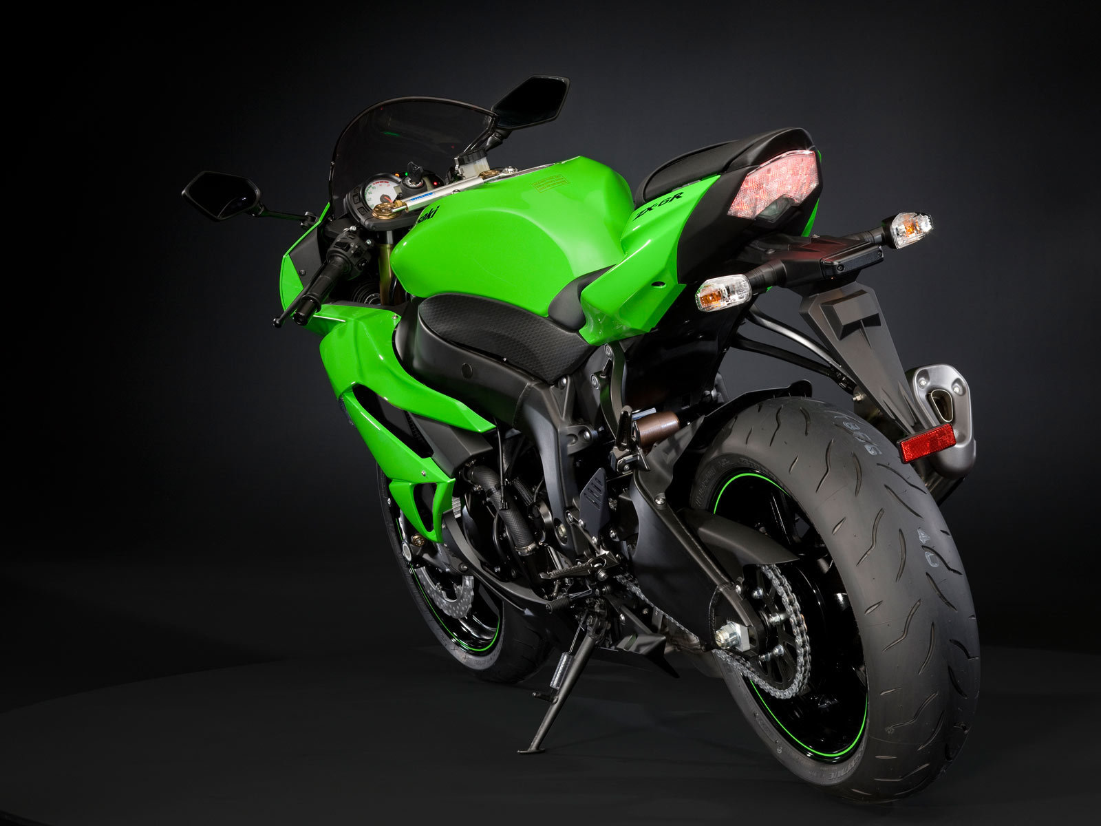 Красивый мотоцикл Kawasaki Ninja ZX-6R